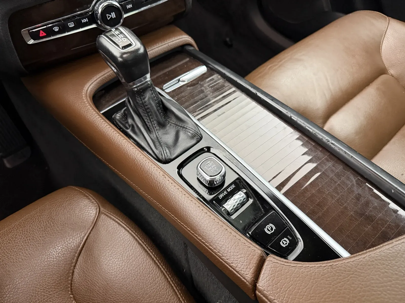 Volvo XC90 photo 30