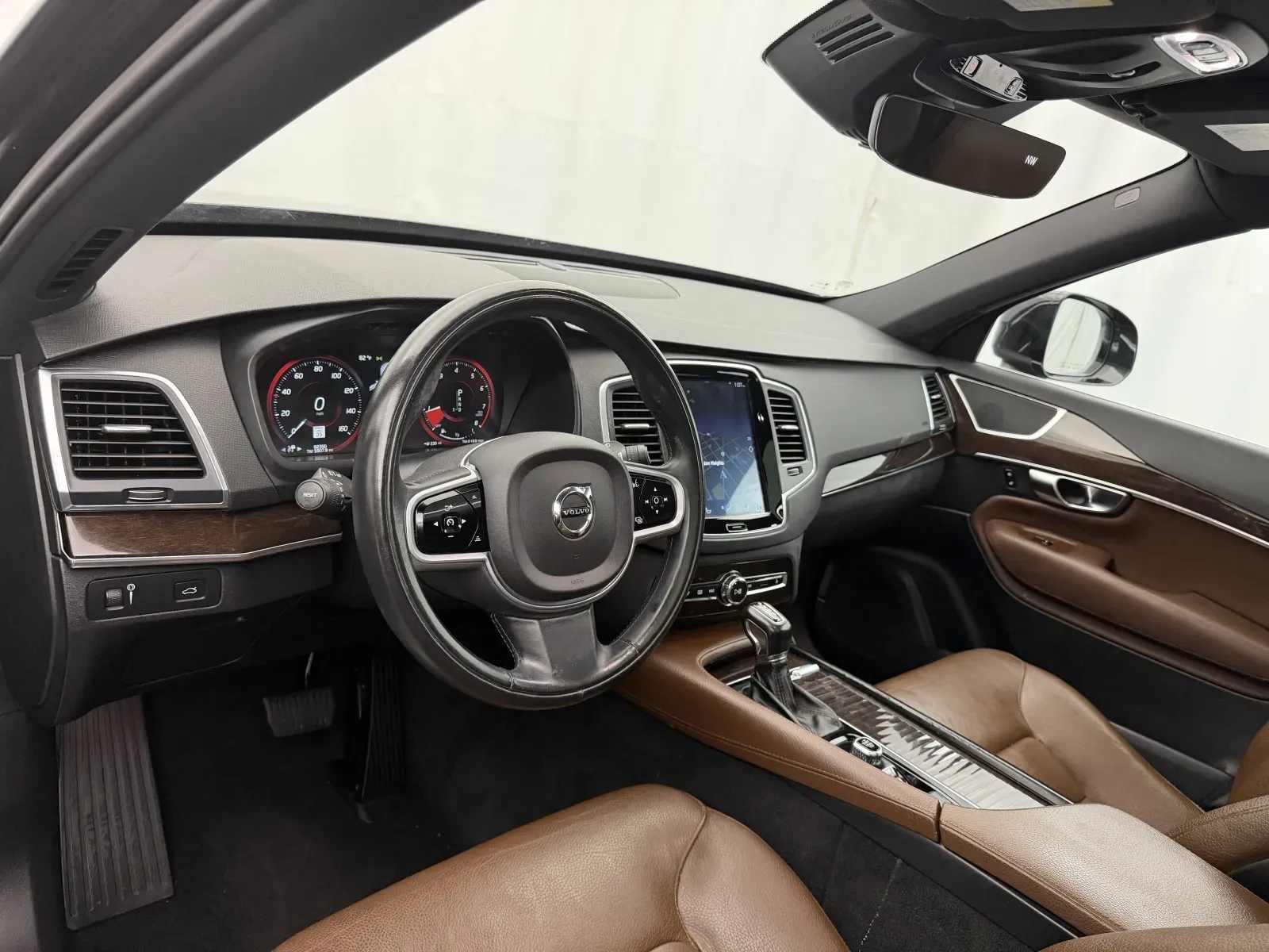 Volvo XC90 photo 9
