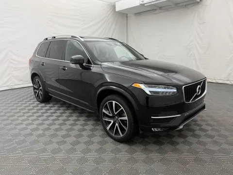 More photos of 2019 Volvo XC90 Momentum at Autos of Chicago, IL