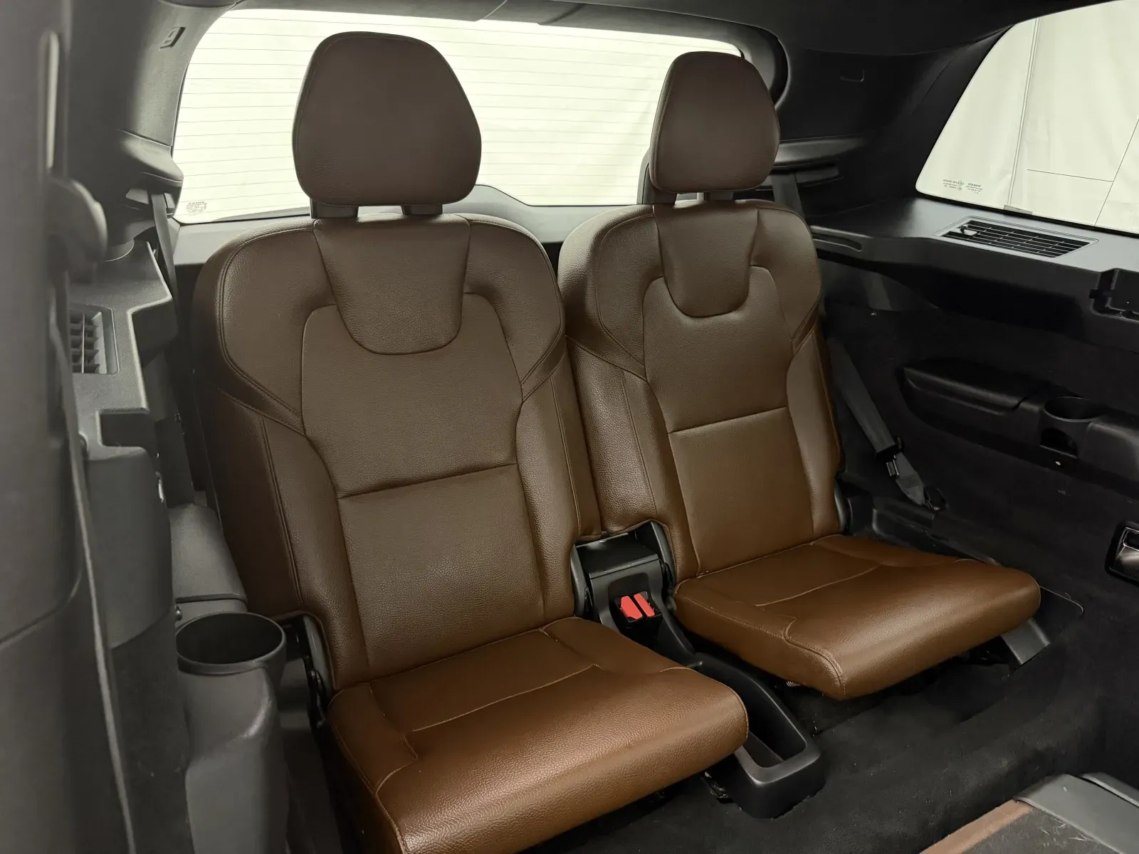Volvo XC90 photo 36