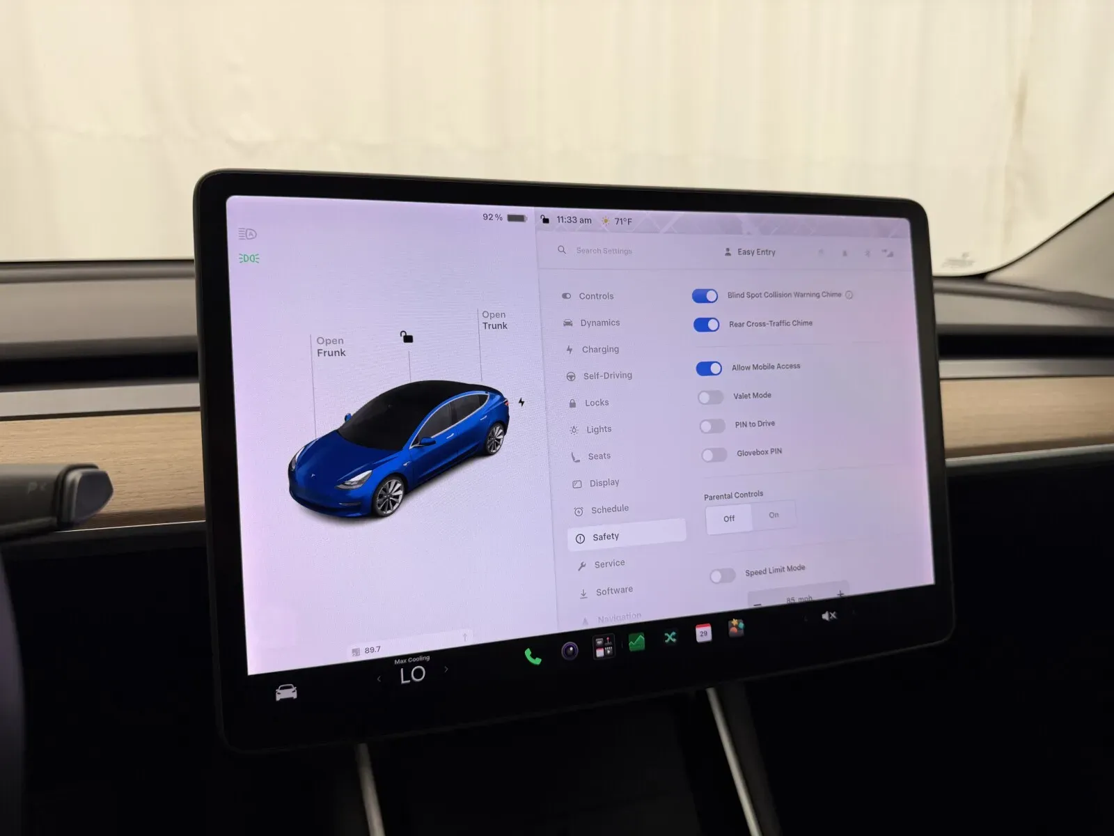 Tesla Model 3 photo 24