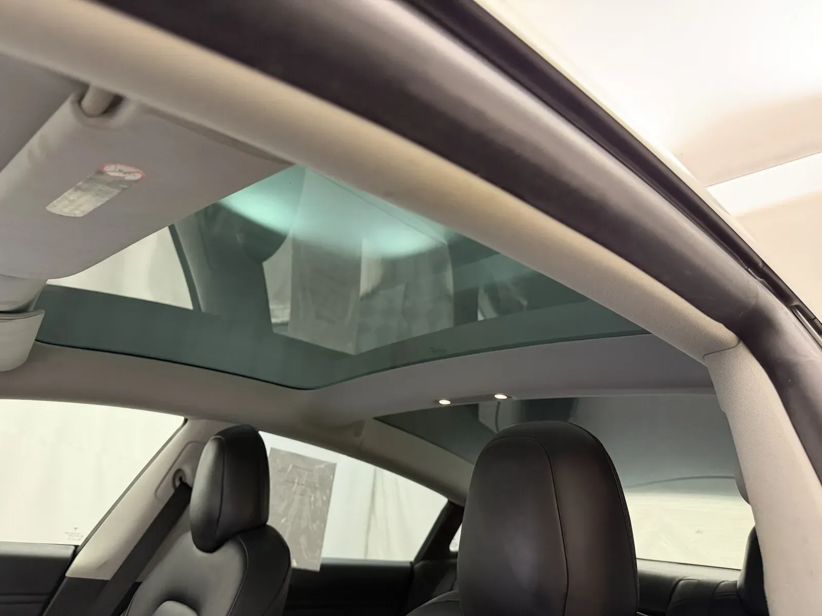 Tesla Model 3 photo 10