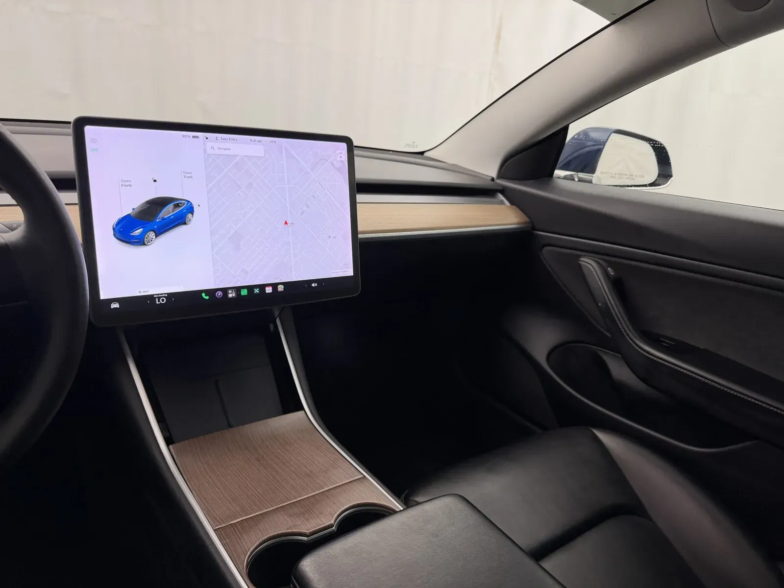 Tesla Model 3 photo 16