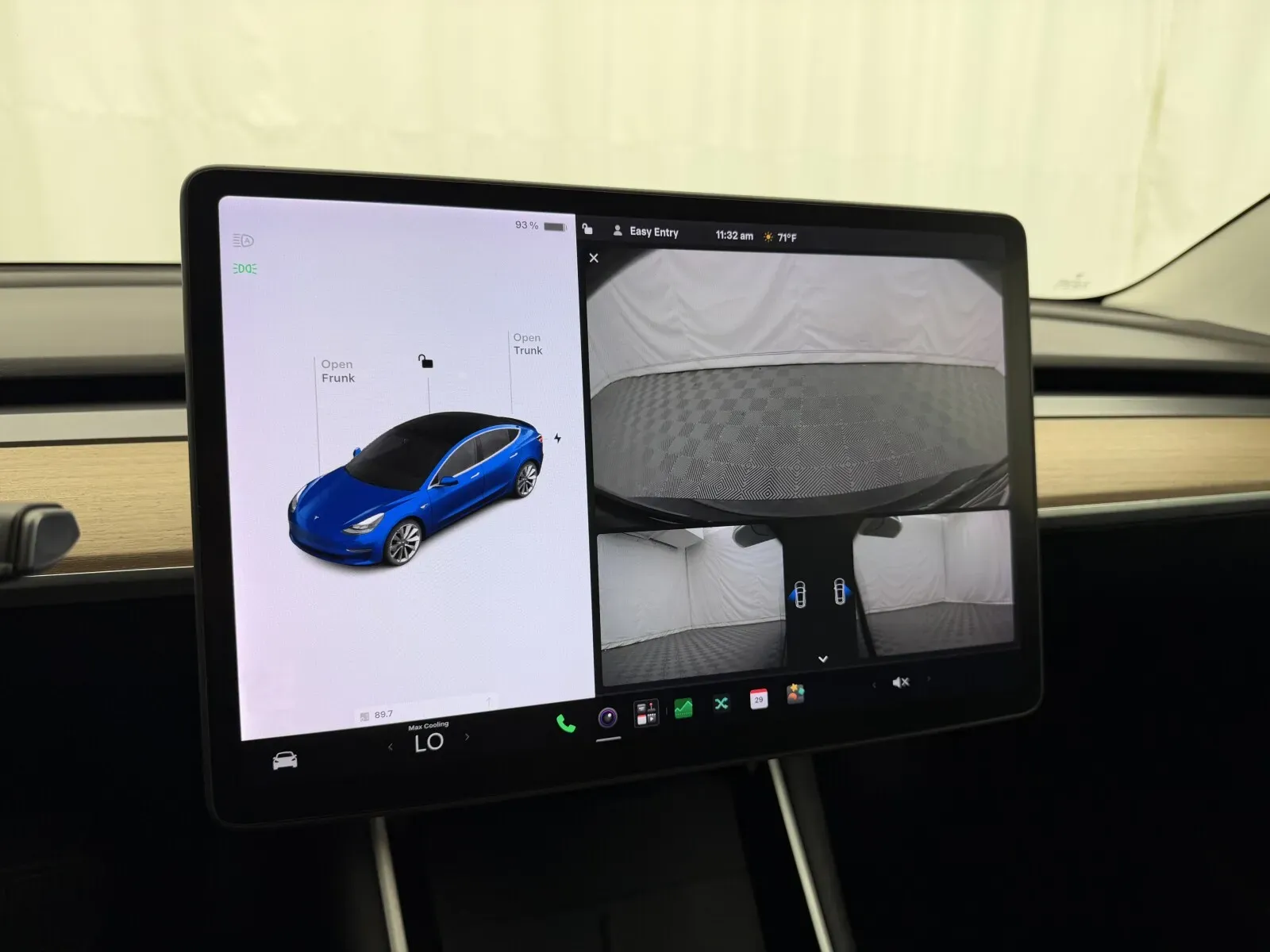 Tesla Model 3 photo 18