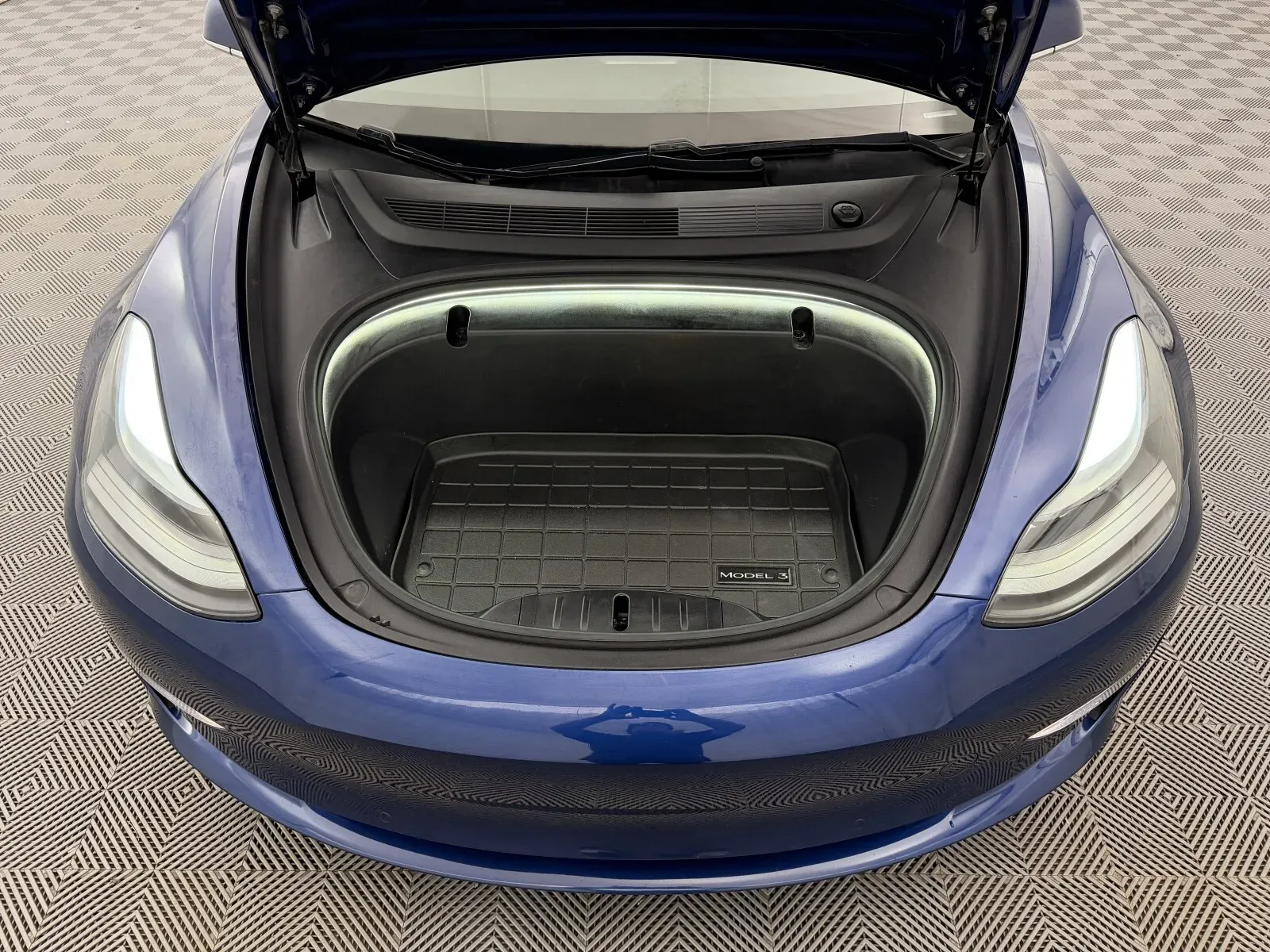 Tesla Model 3 photo 39