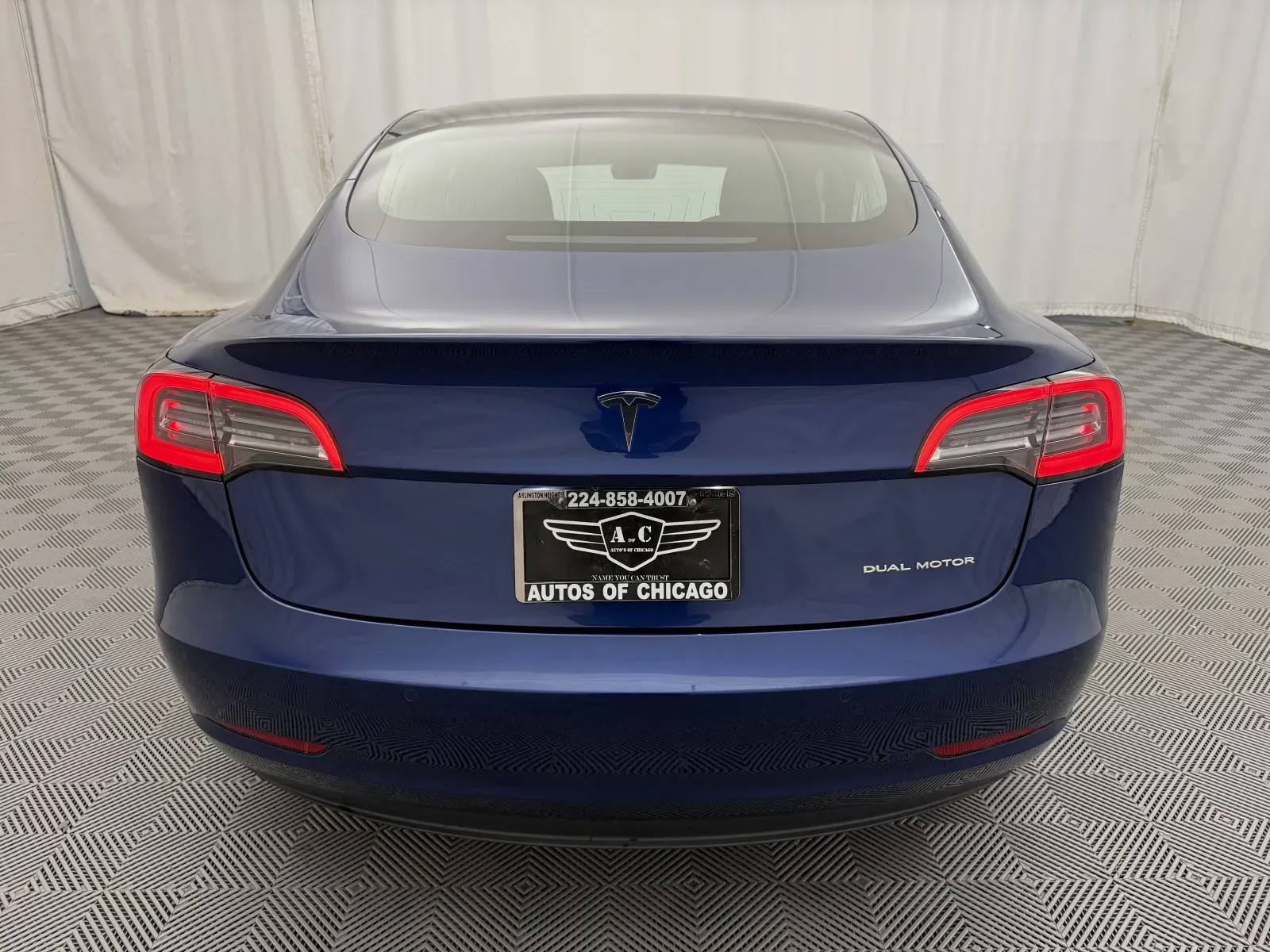 Tesla Model 3 photo 6