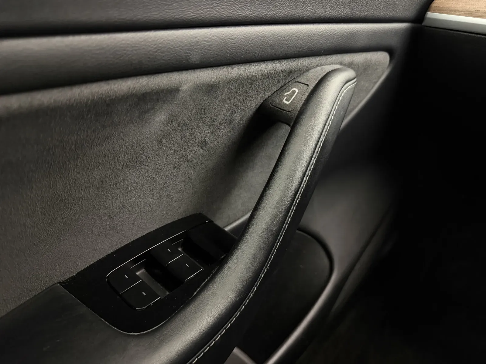 Tesla Model 3 photo 13