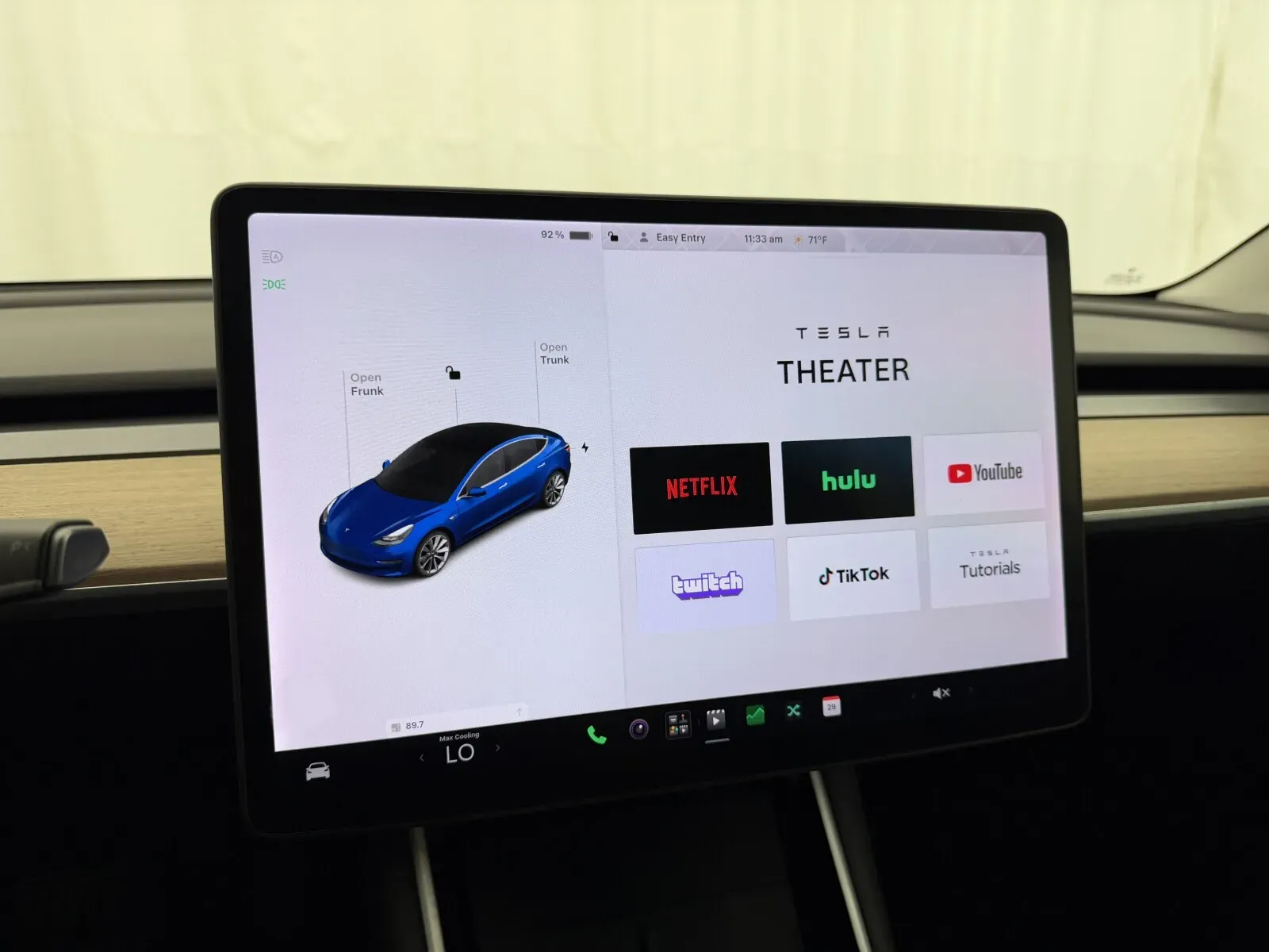 Tesla Model 3 photo 29