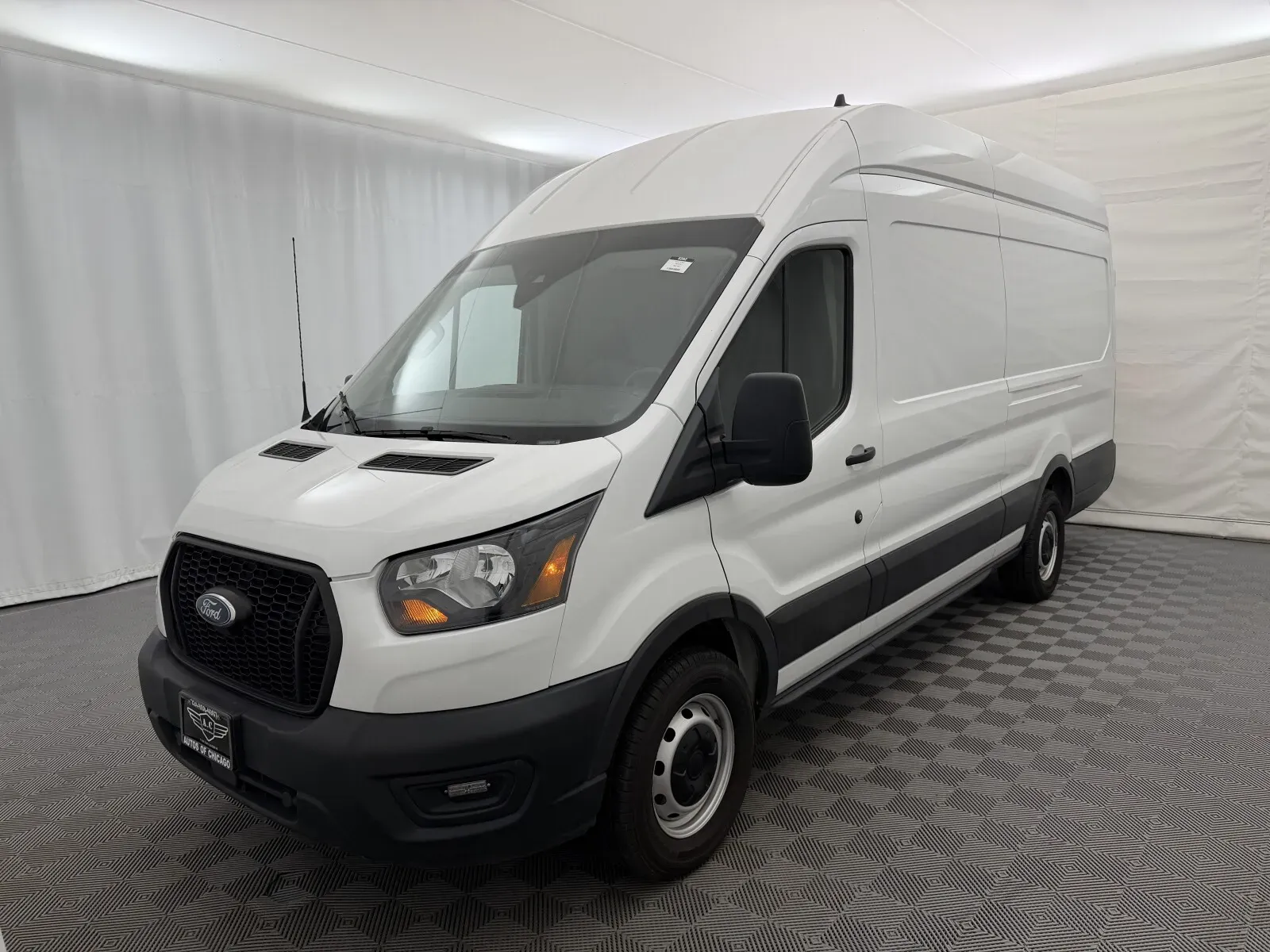 Ford Transit photo 2