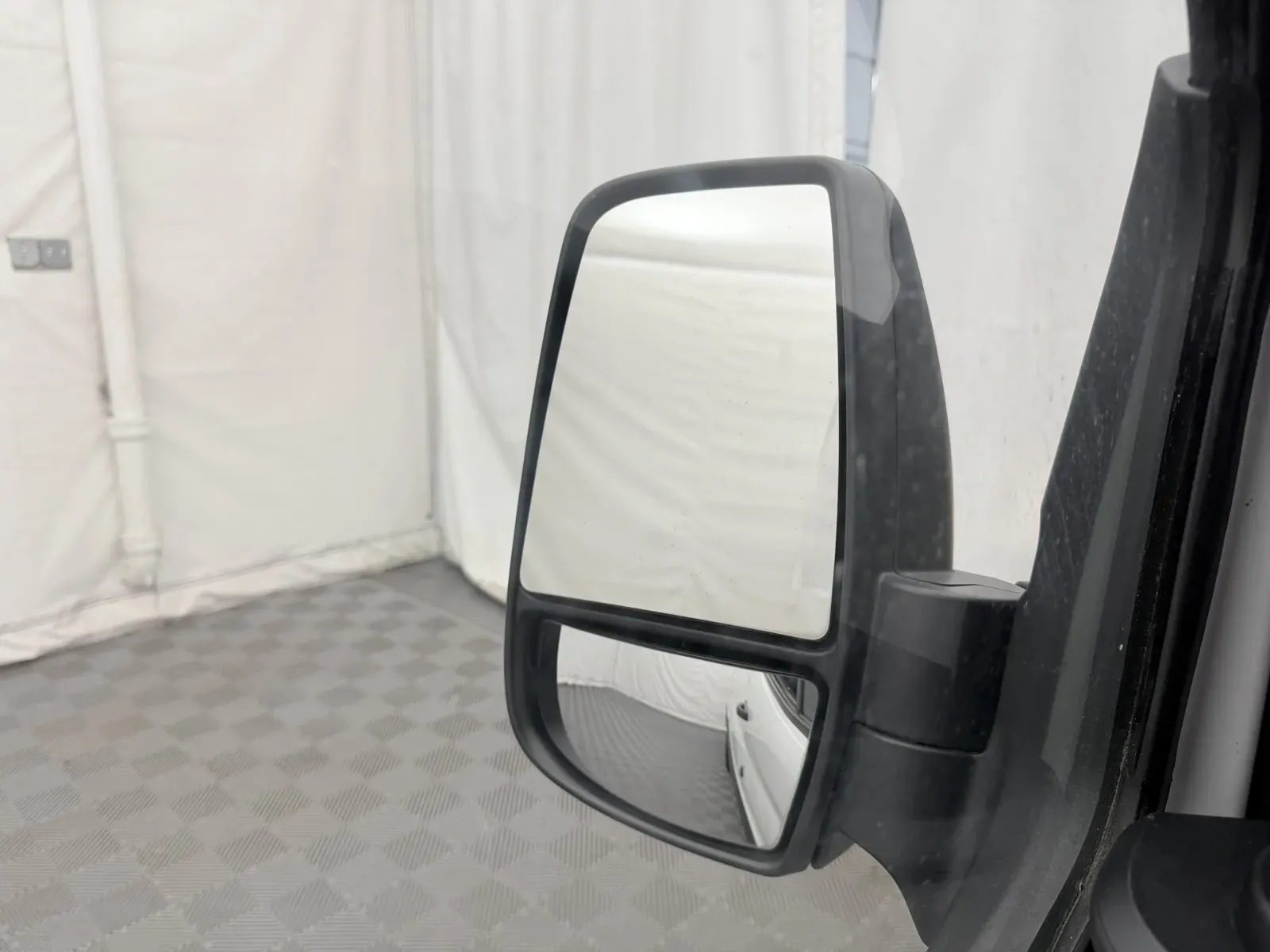 Ford Transit photo 10