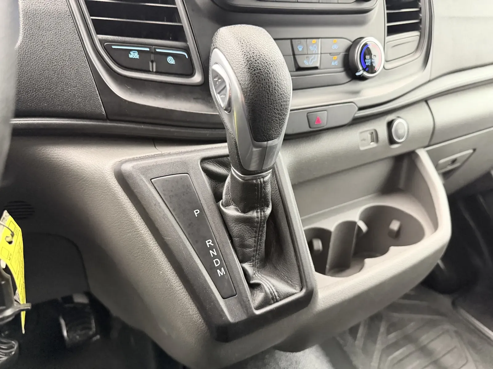 Ford Transit photo 17