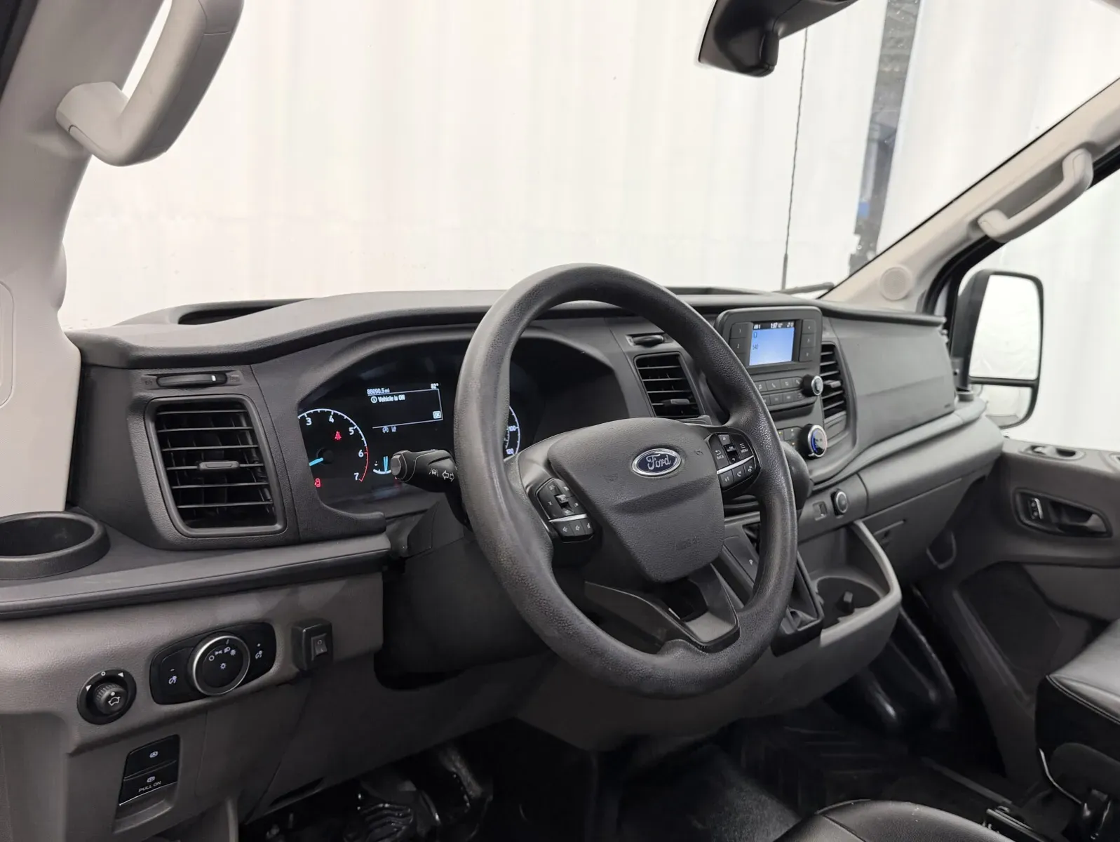 Ford Transit photo 7