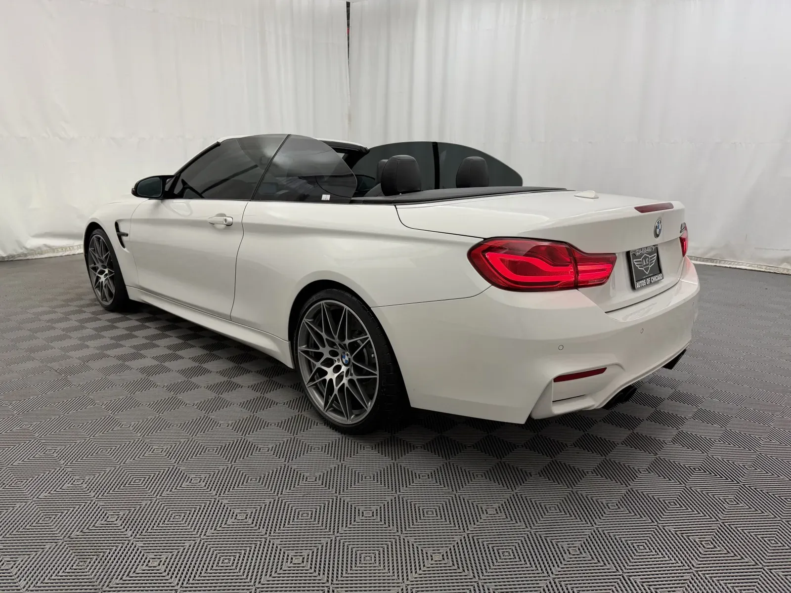 BMW M4 photo 10