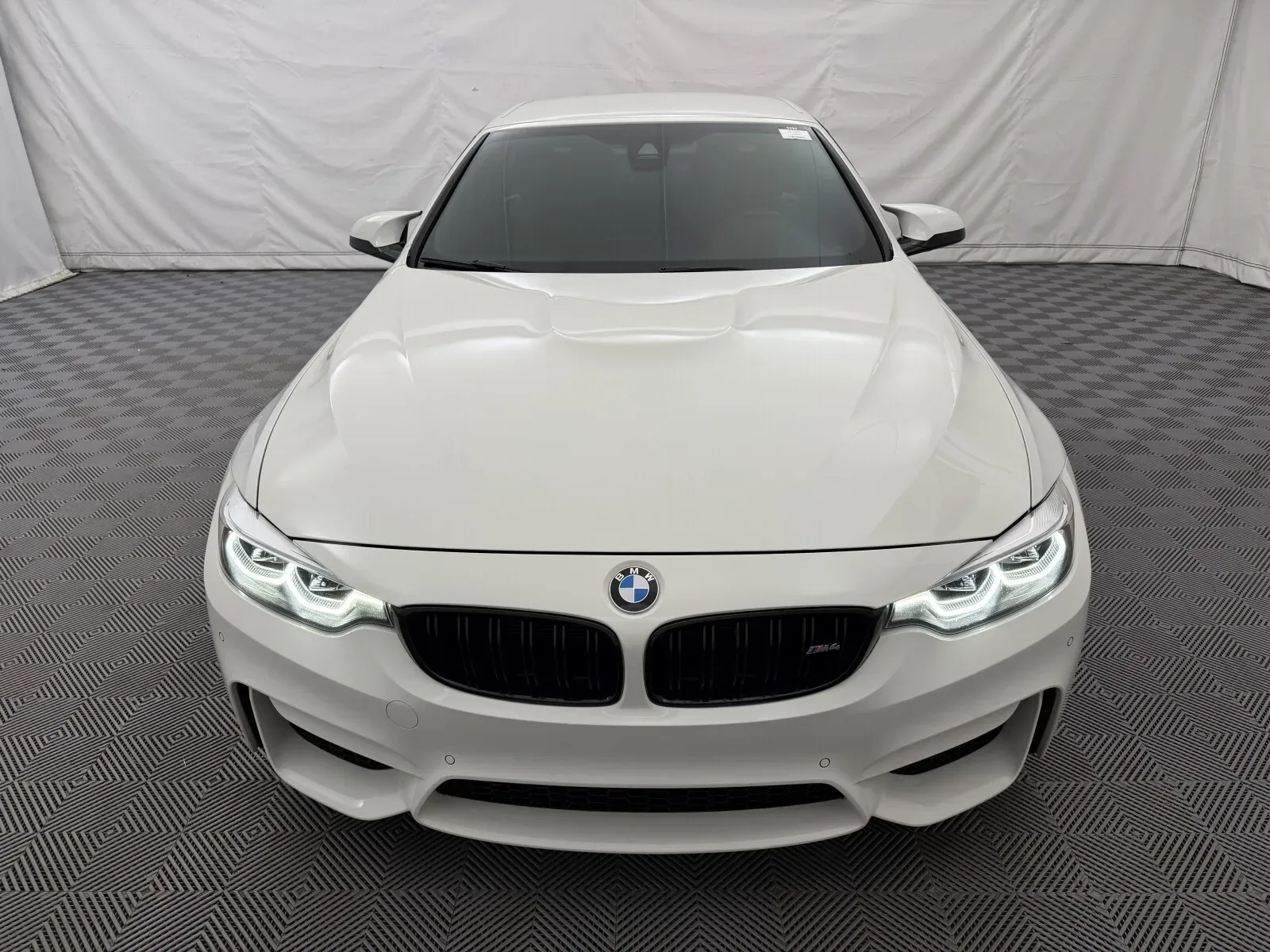 BMW M4 photo 12