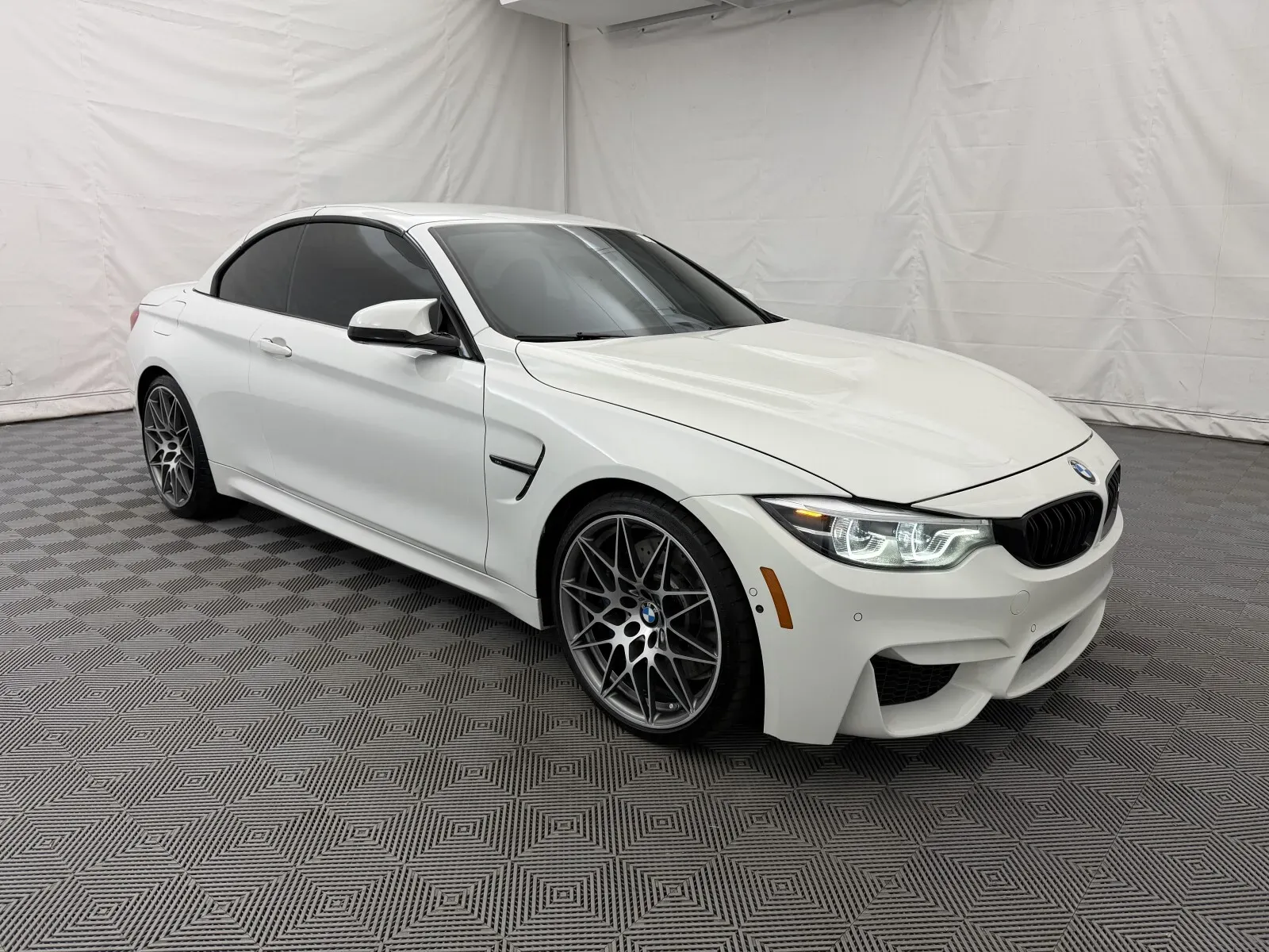 BMW M4 photo 13