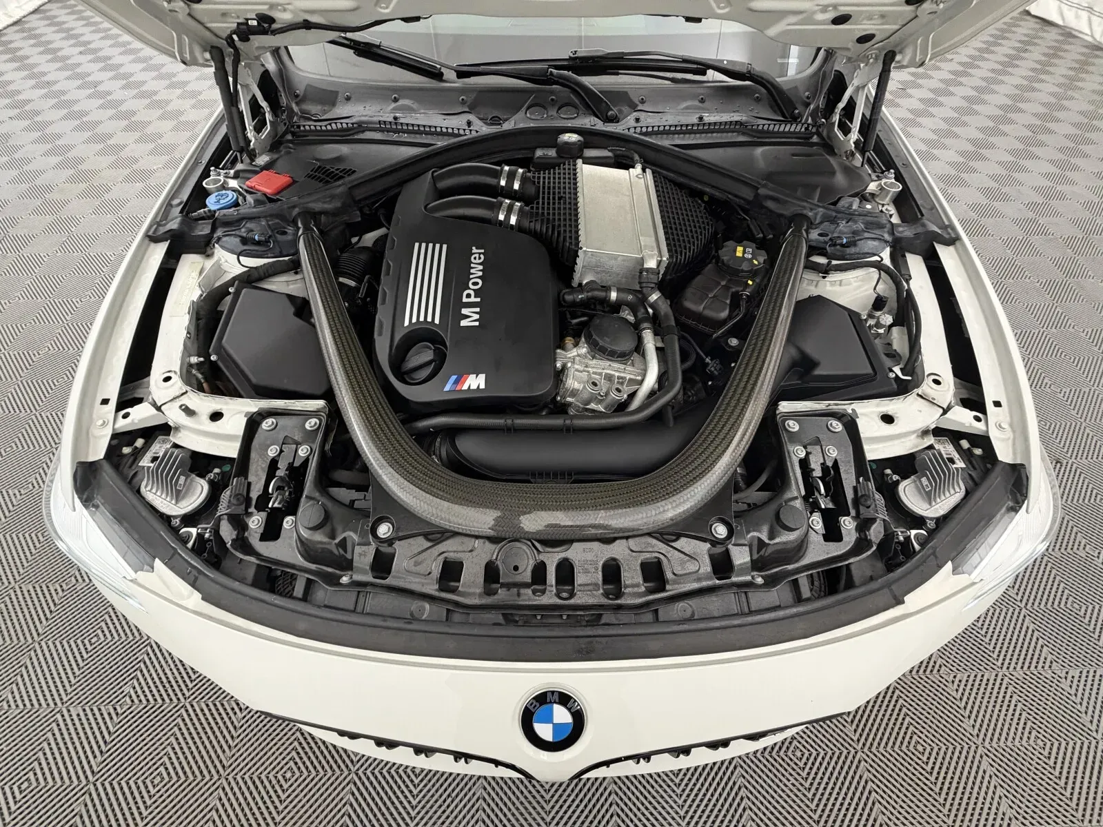 BMW M4 photo 44
