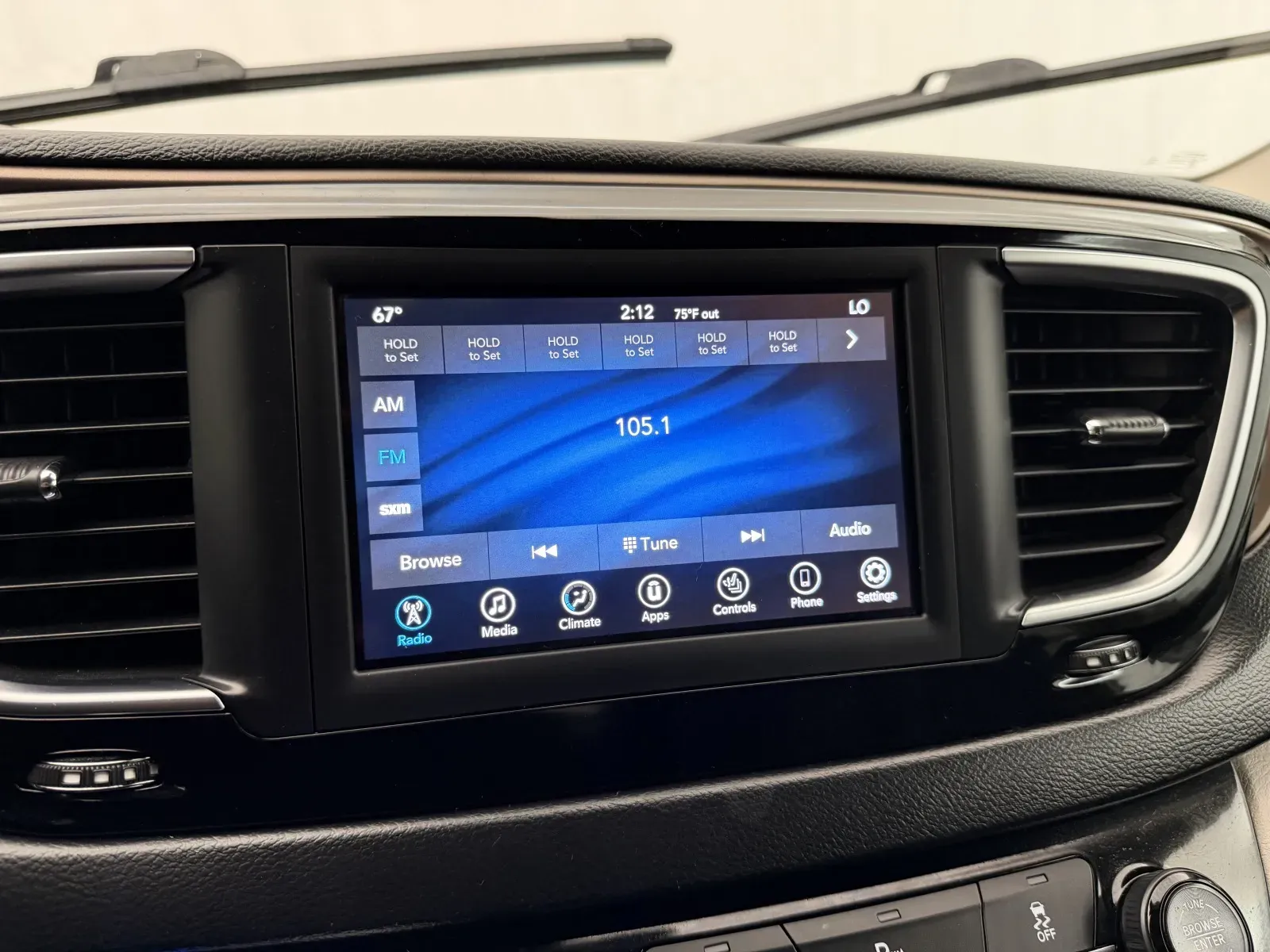 Chrysler Pacifica photo 17