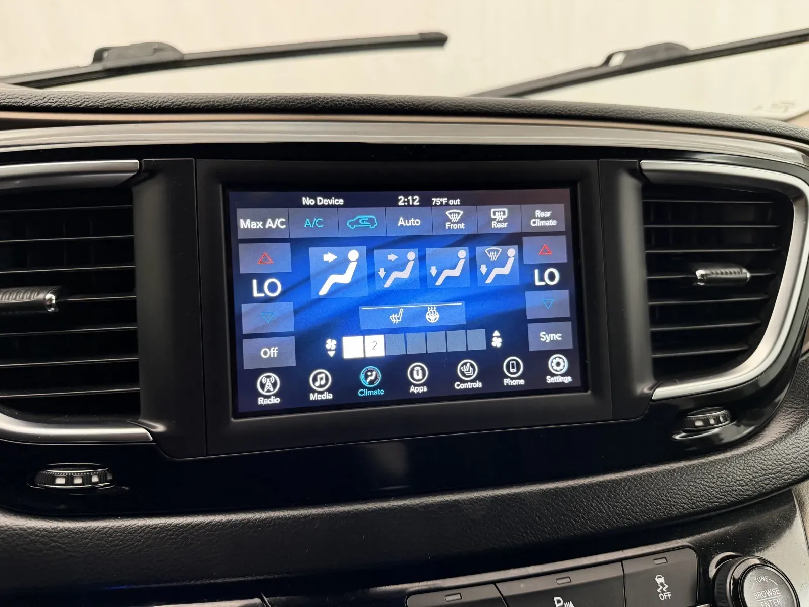 Chrysler Pacifica photo 20
