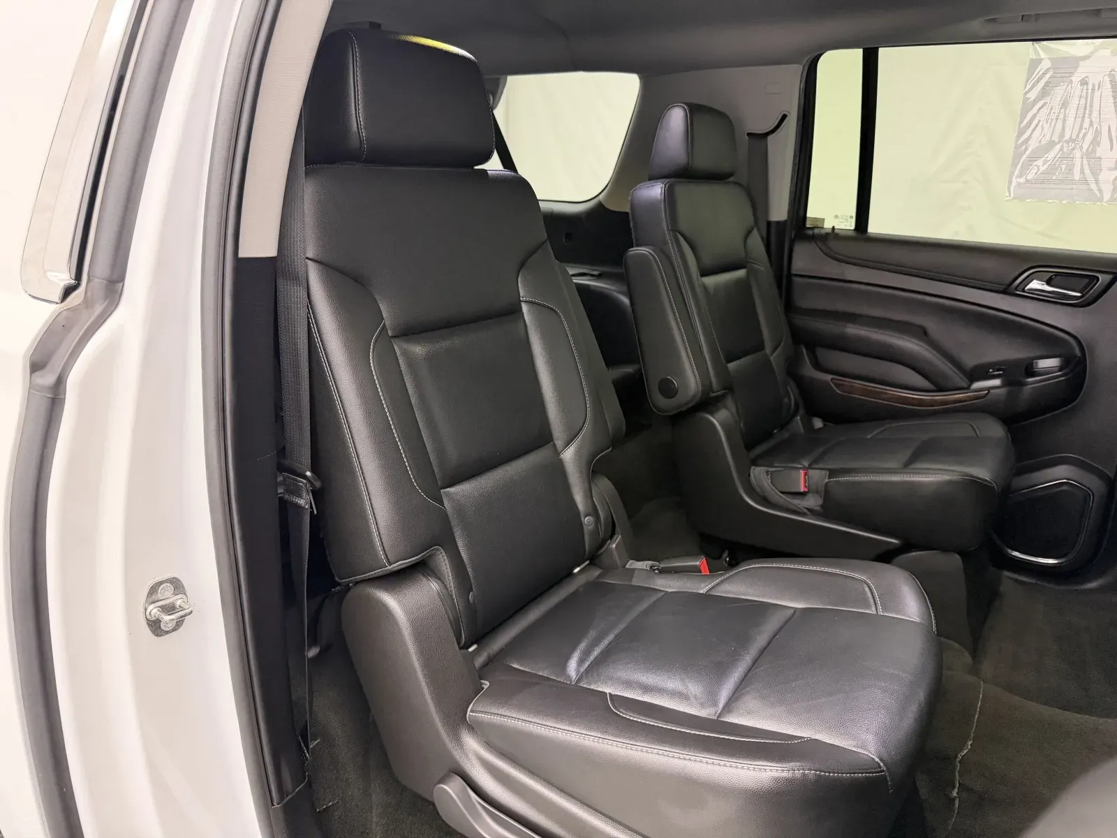 Chevrolet Suburban photo 28