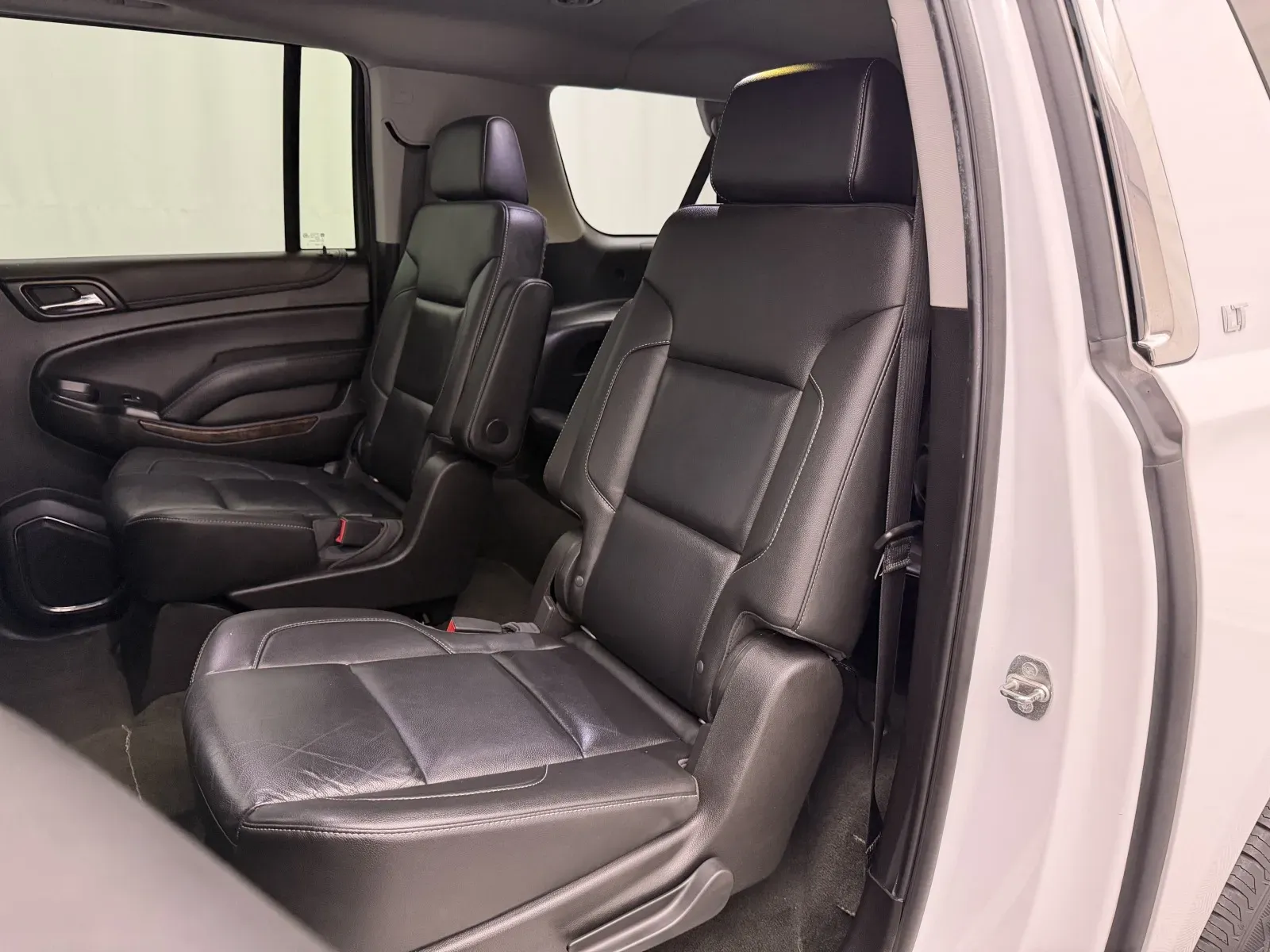 Chevrolet Suburban photo 26