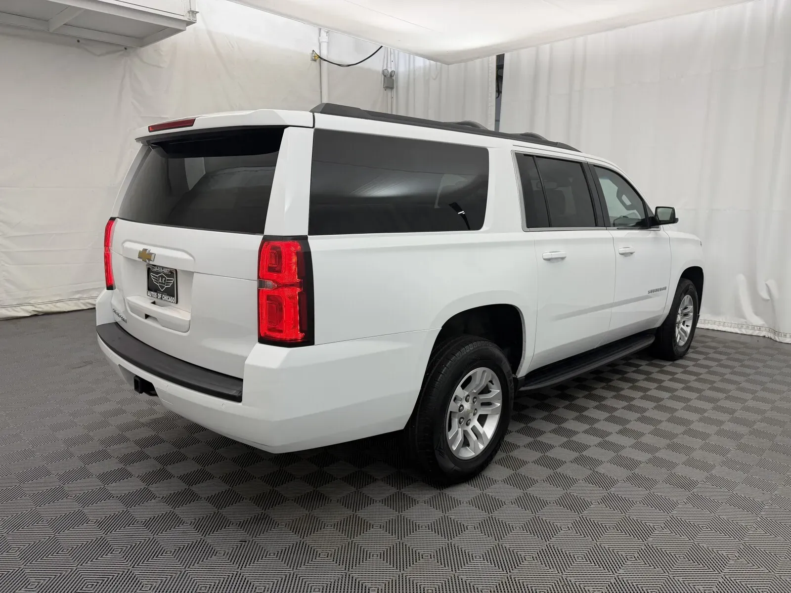 Chevrolet Suburban photo 5