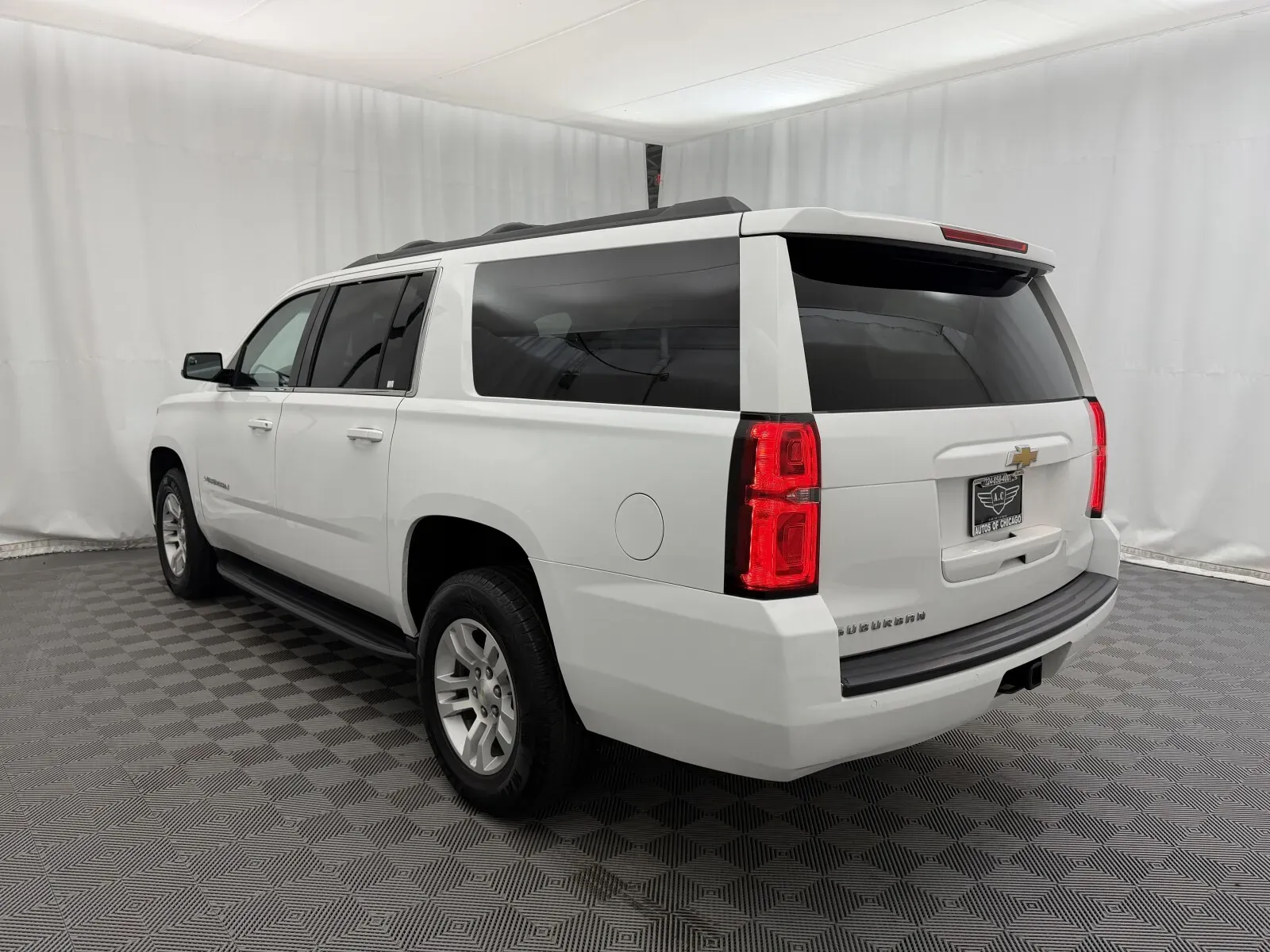Chevrolet Suburban photo 7