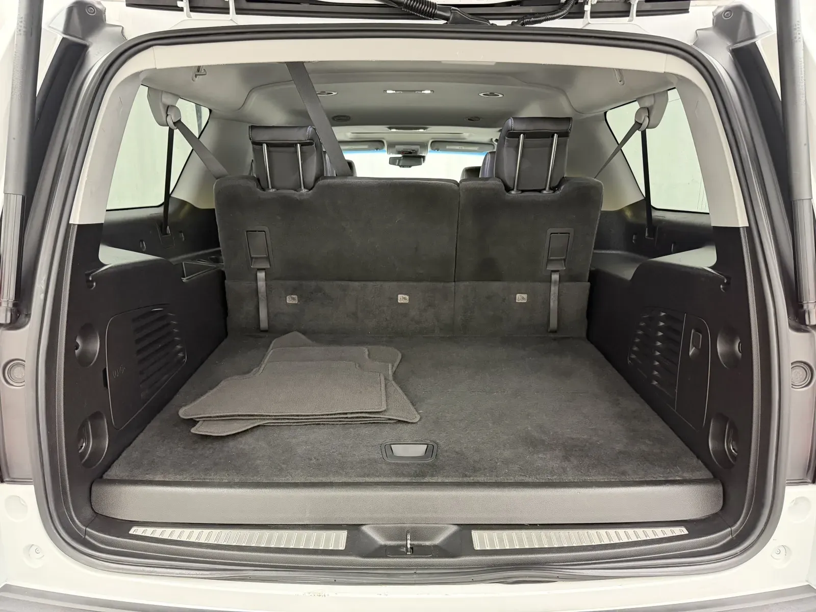 Chevrolet Suburban photo 32