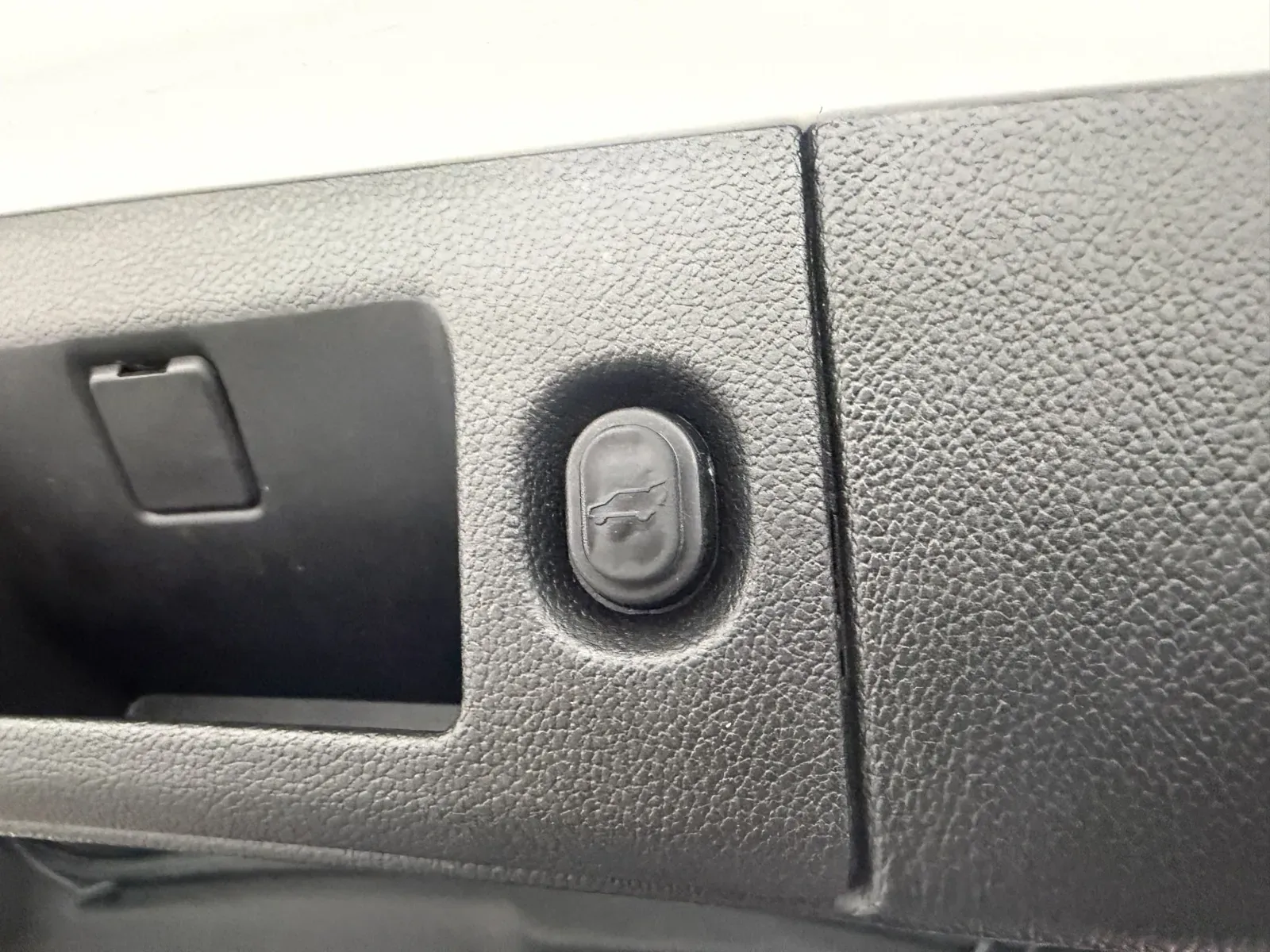 Chevrolet Suburban photo 33