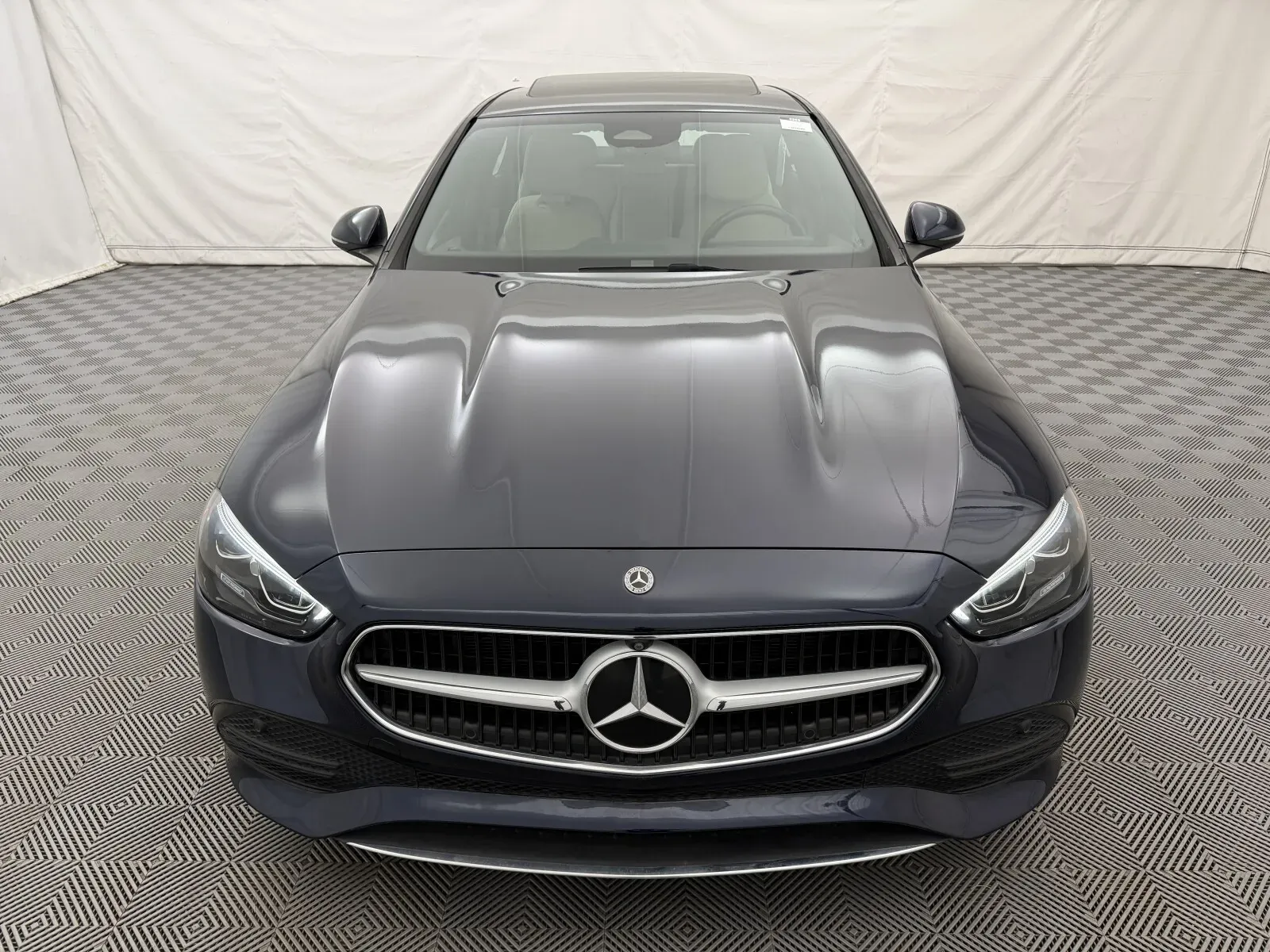 Mercedes-Benz C-Class photo 3