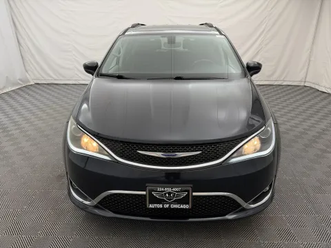 Another view of 2020 Chrysler Pacifica Touring L for sale in Arlington Heights, IL at Autos of Chicago