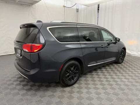 More photos of 2020 Chrysler Pacifica Touring L at Autos of Chicago, IL