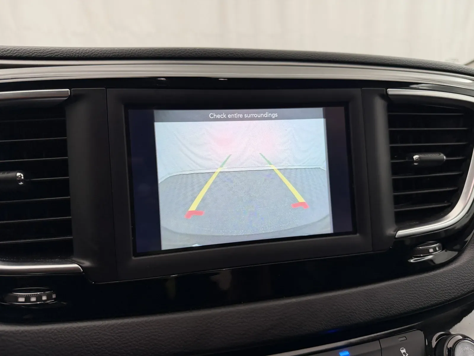 Chrysler Pacifica photo 14