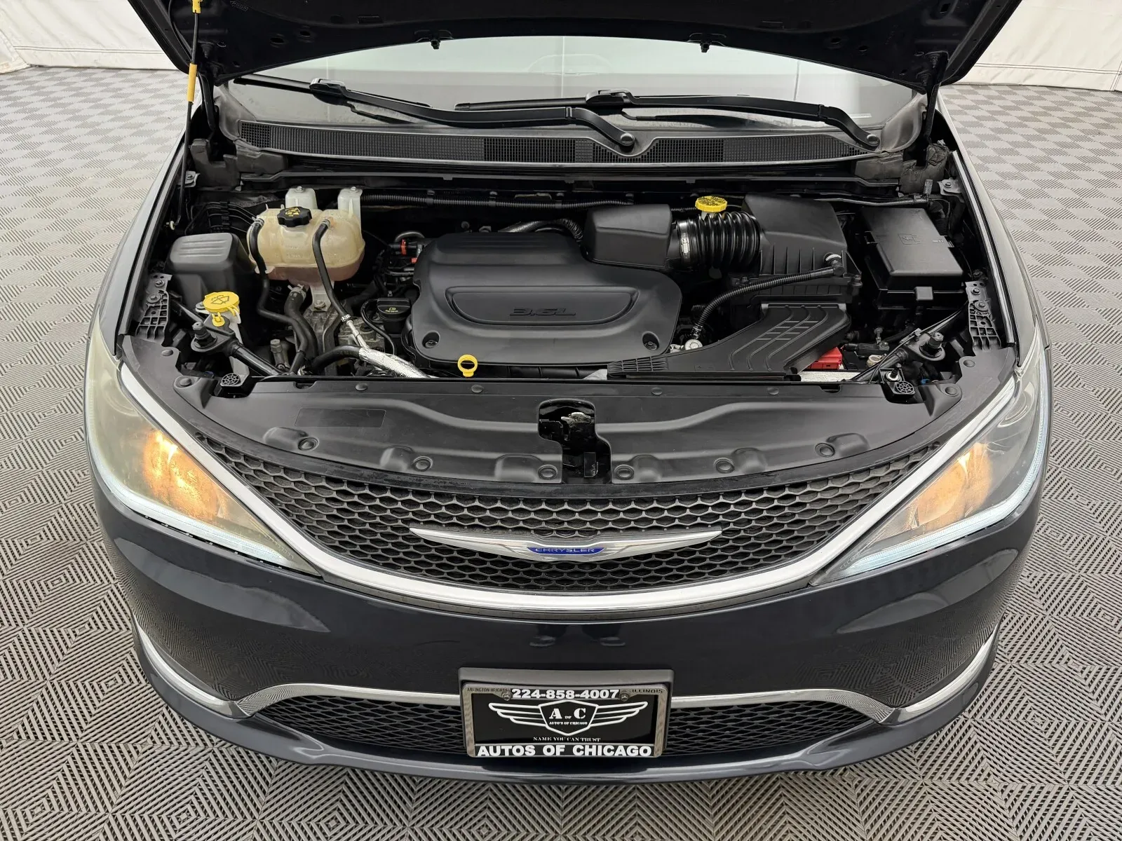 Chrysler Pacifica photo 29
