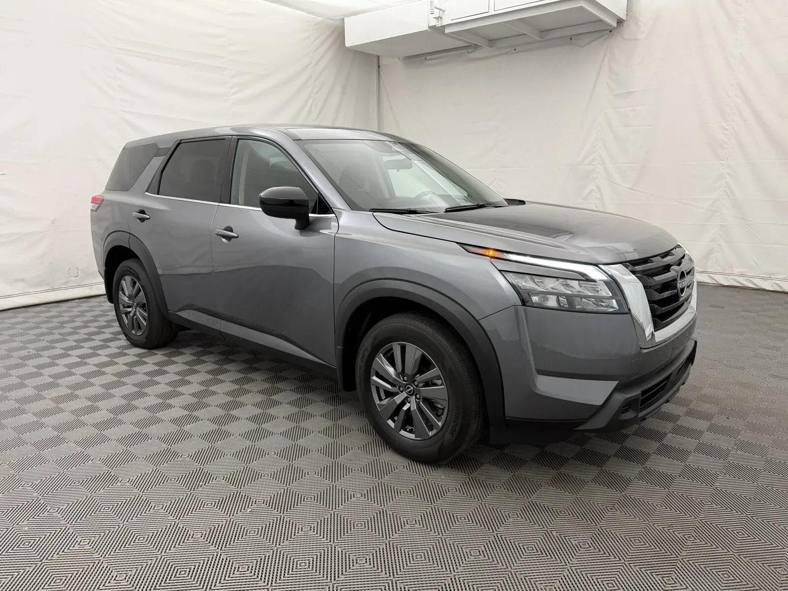 Nissan Pathfinder photo 4