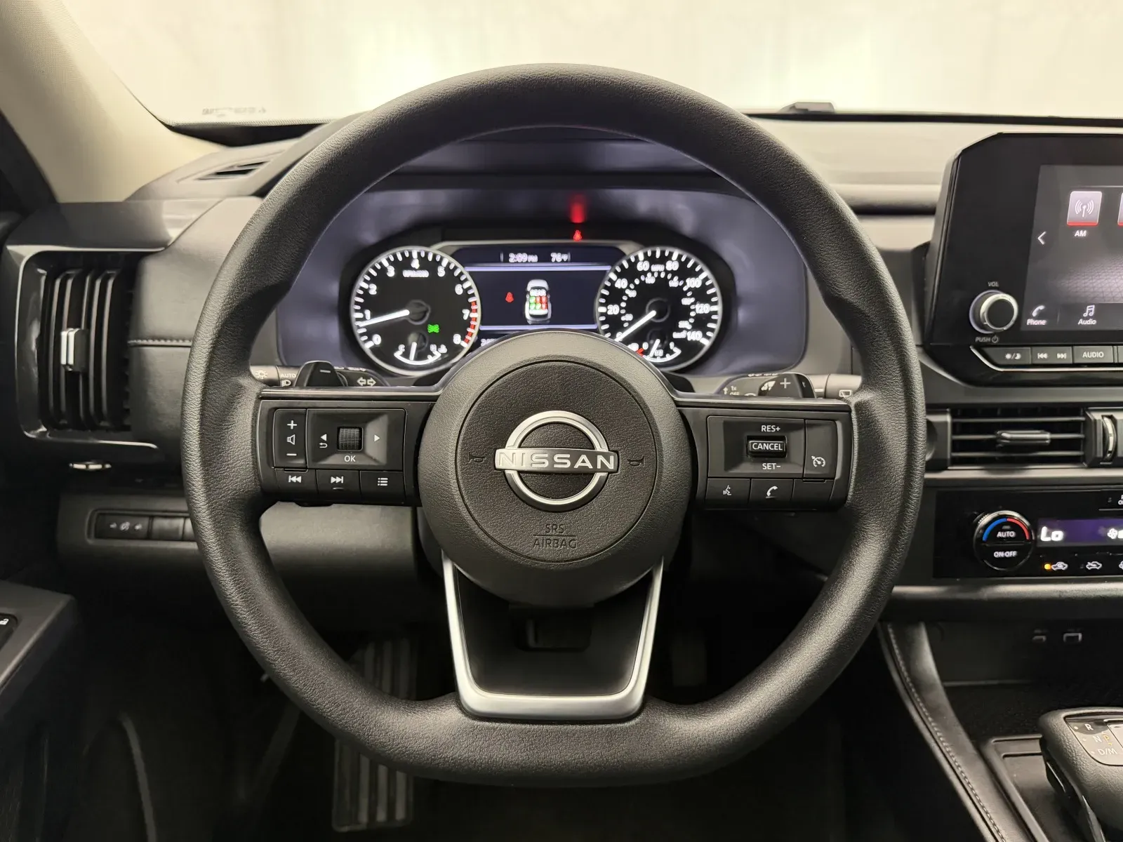 Nissan Pathfinder photo 11