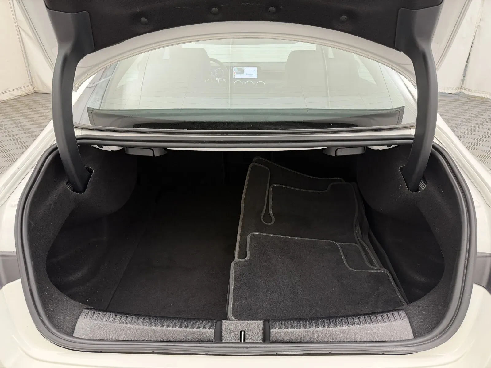 Mercedes-Benz CLA photo 42