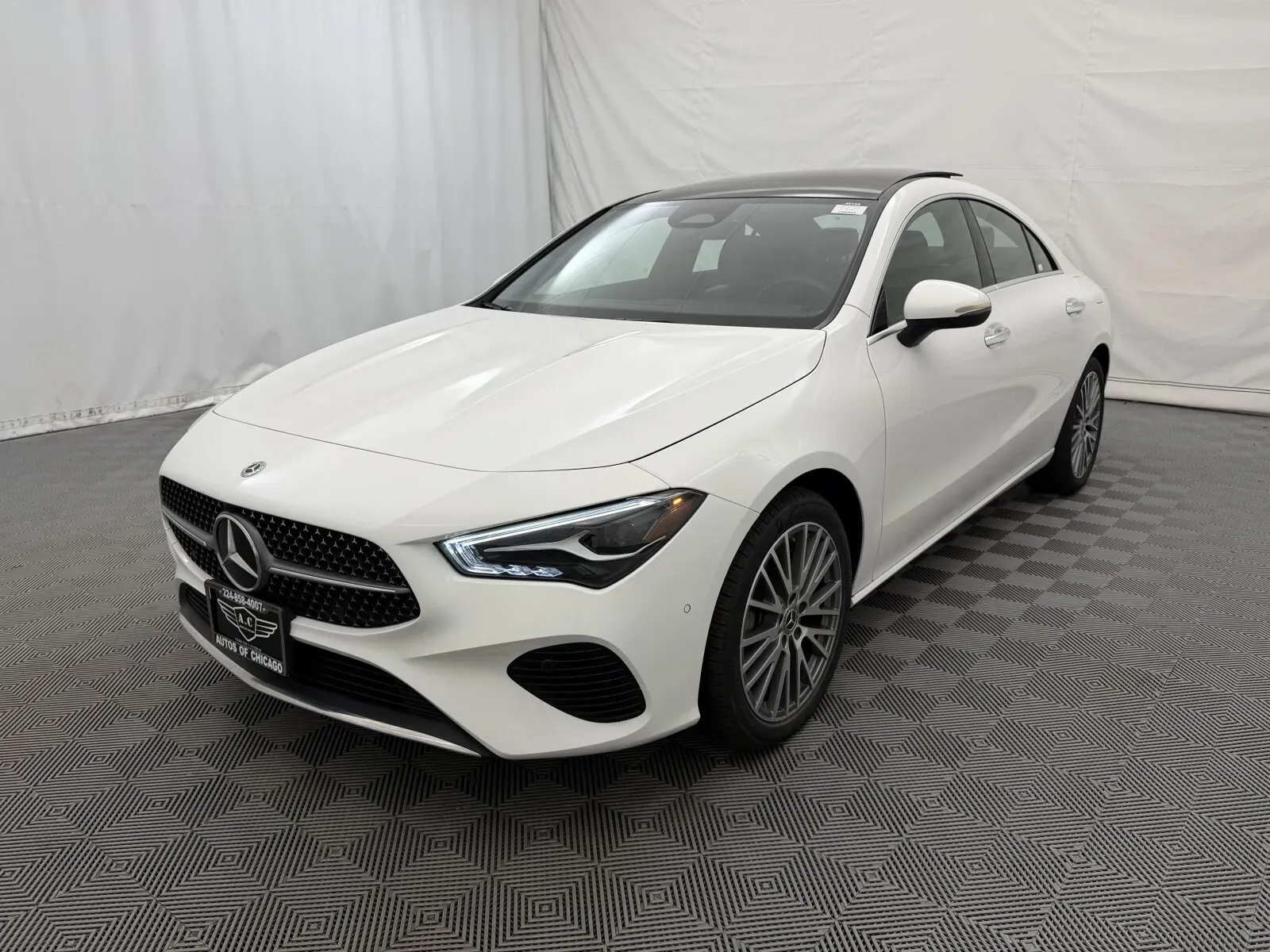 Mercedes-Benz CLA photo 2