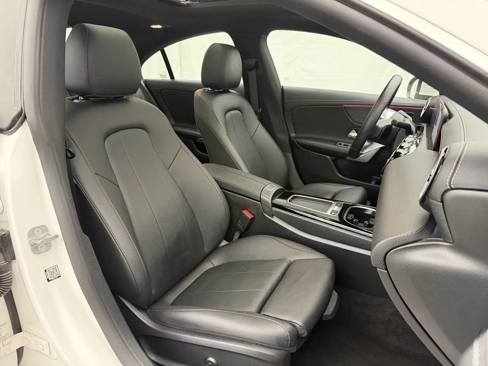 Mercedes-Benz CLA photo 40