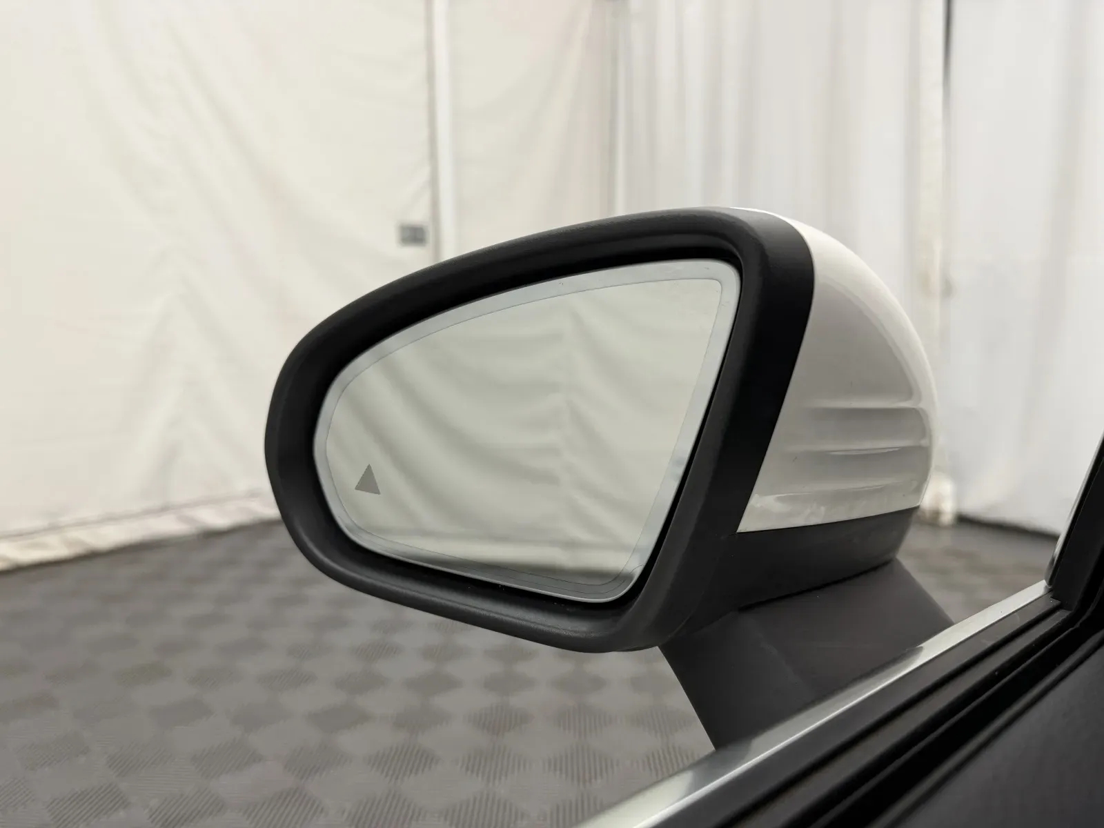 Mercedes-Benz CLA photo 16