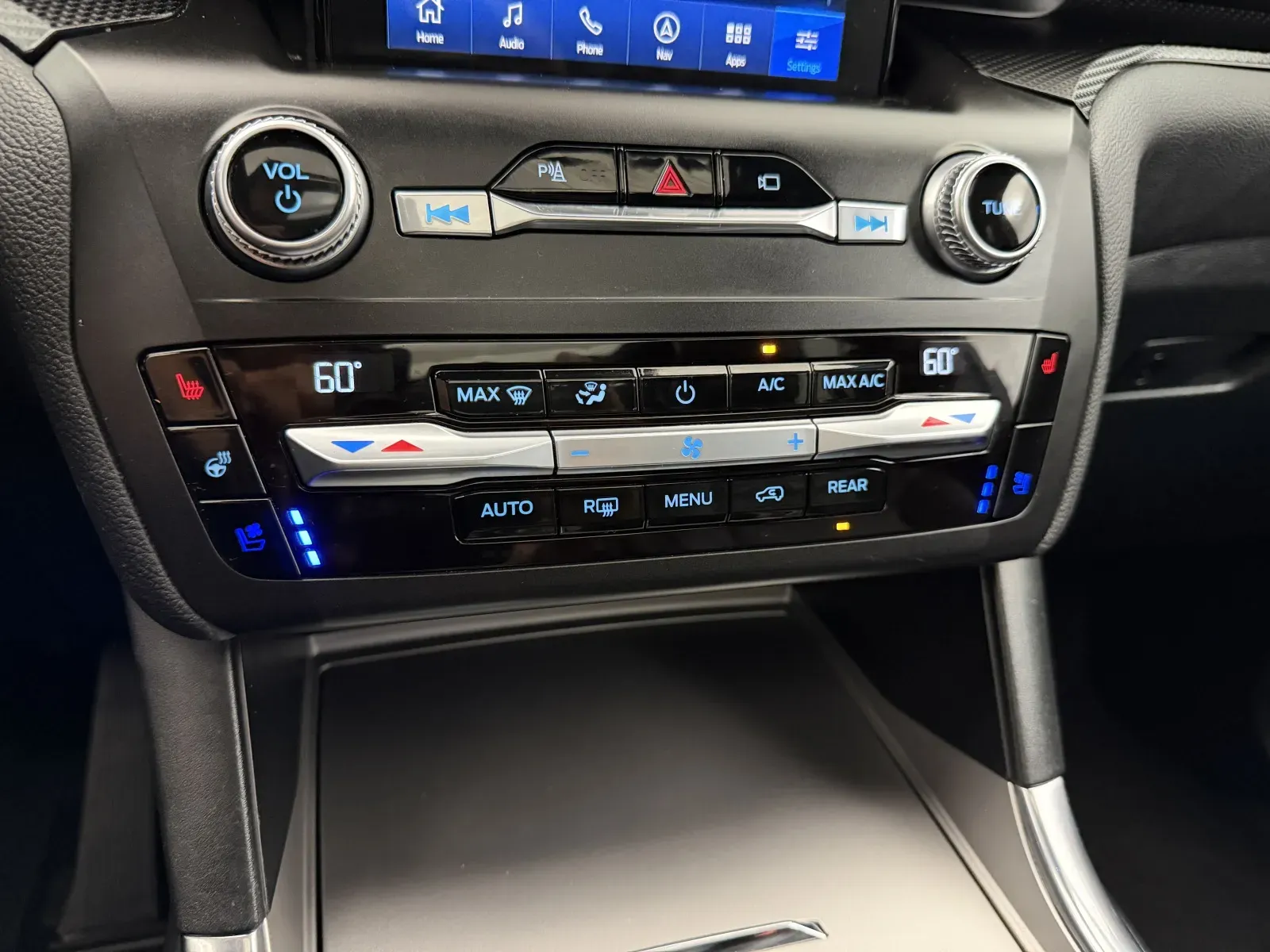 Ford Explorer photo 32