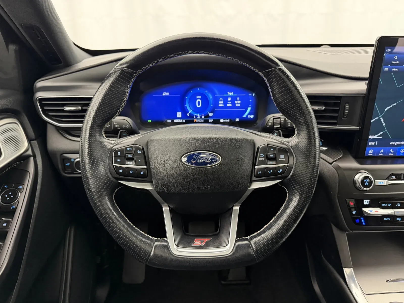 Ford Explorer photo 13
