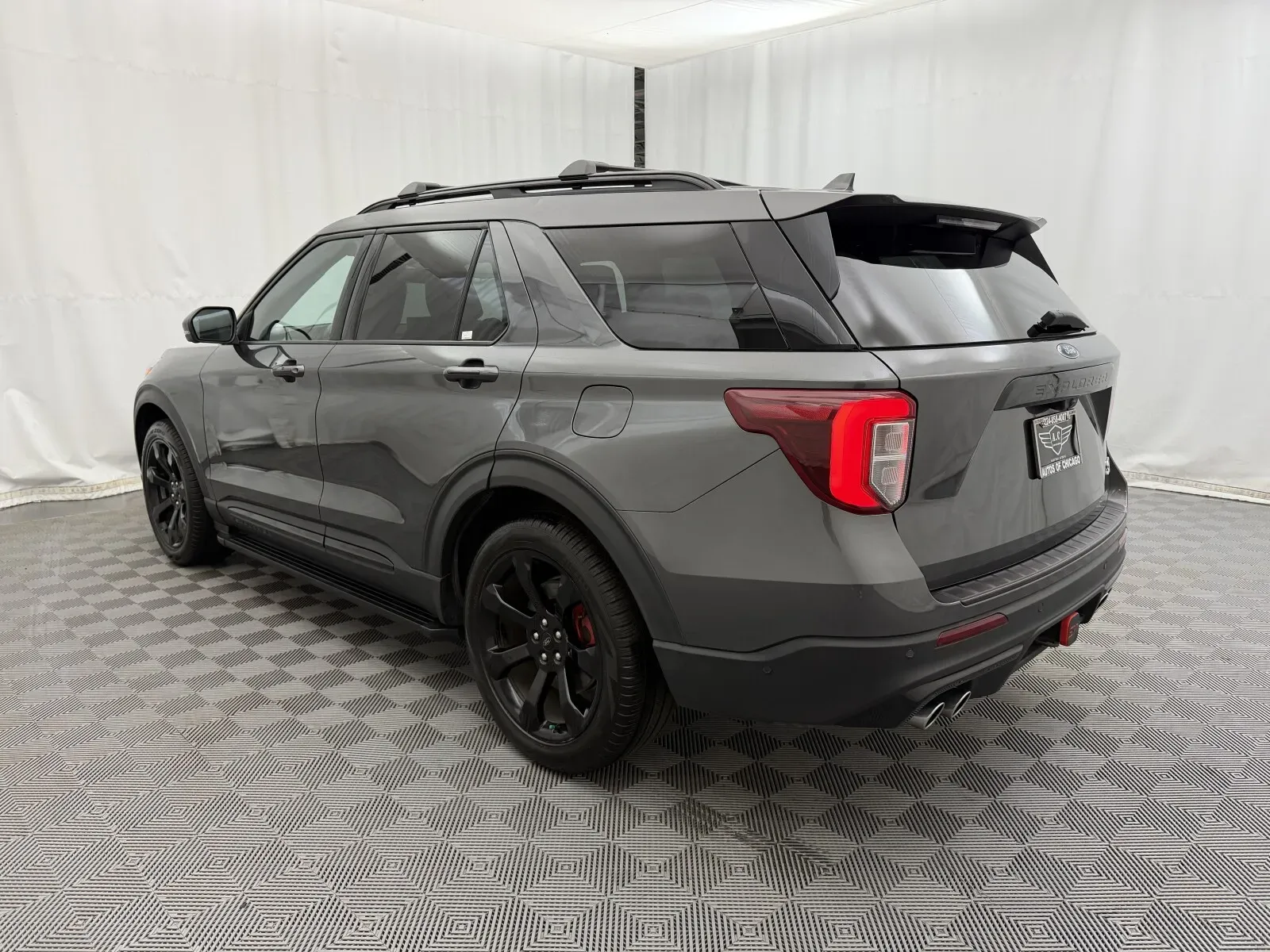 Ford Explorer photo 8
