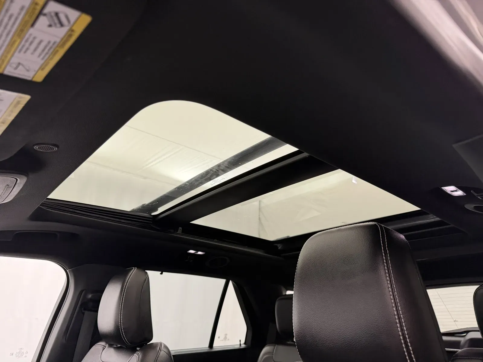 Ford Explorer photo 11