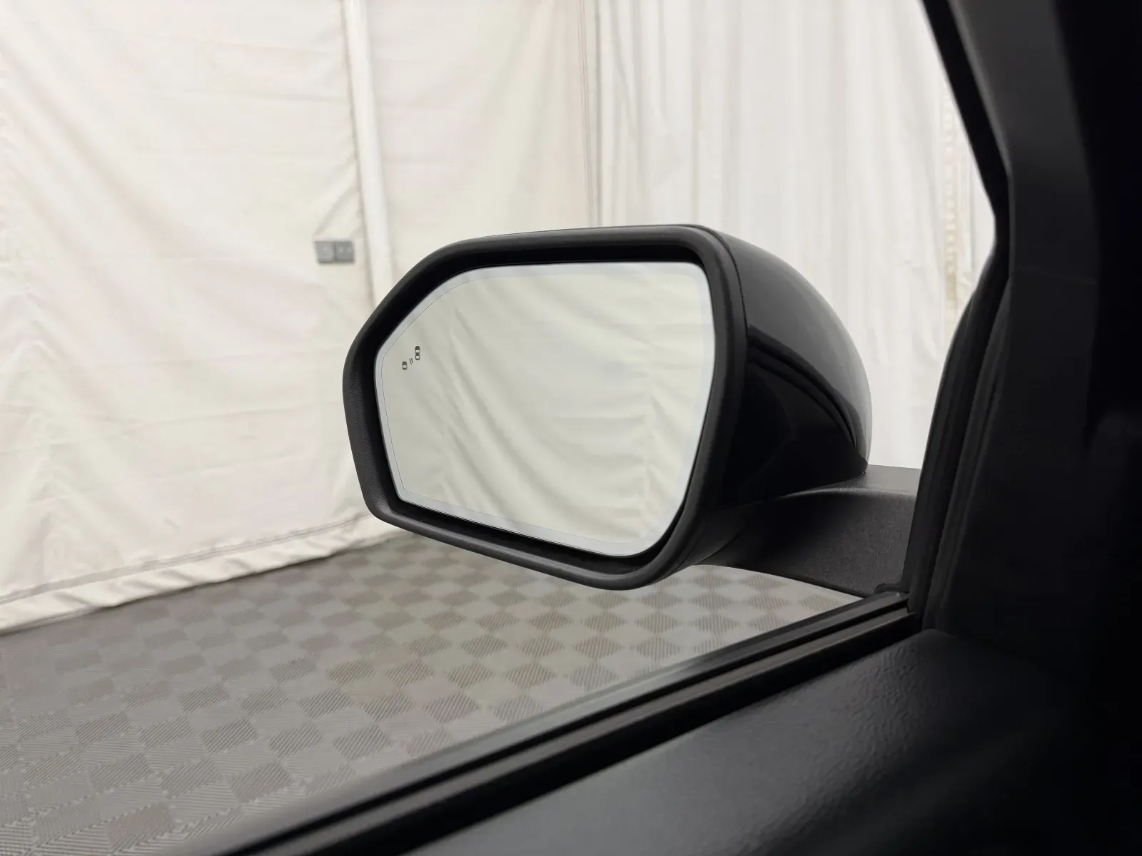 Ford Explorer photo 22