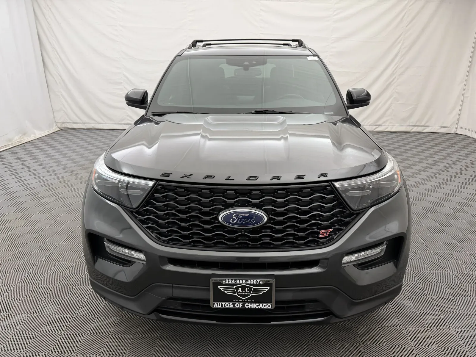 Ford Explorer photo 4