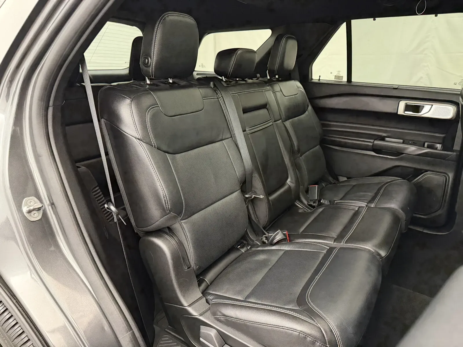 Ford Explorer photo 38
