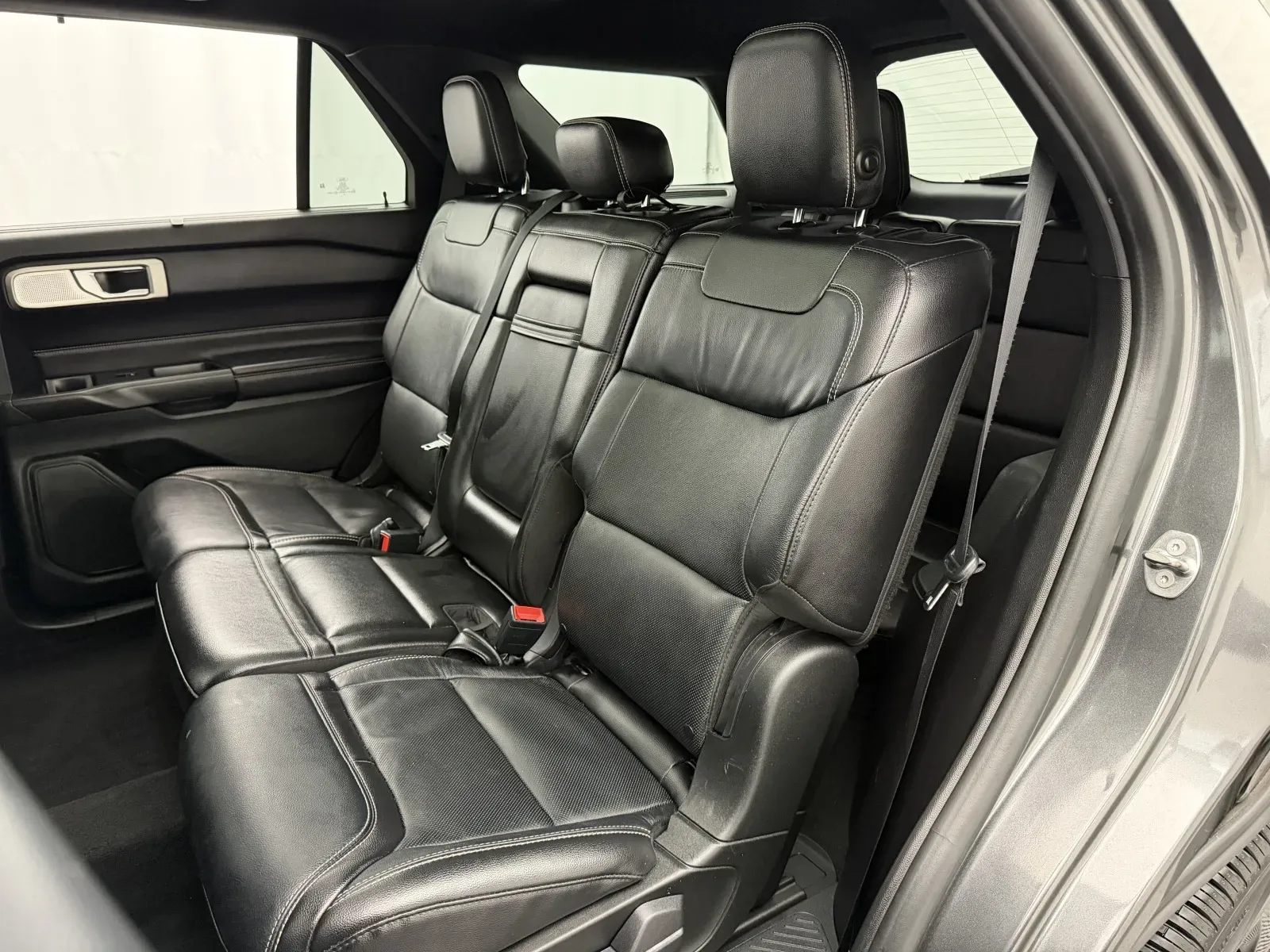 Ford Explorer photo 36