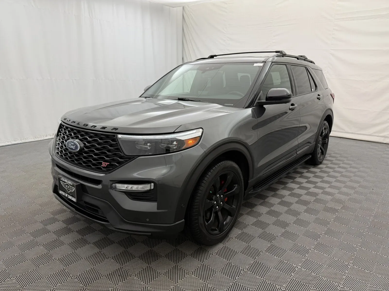 Ford Explorer photo 2