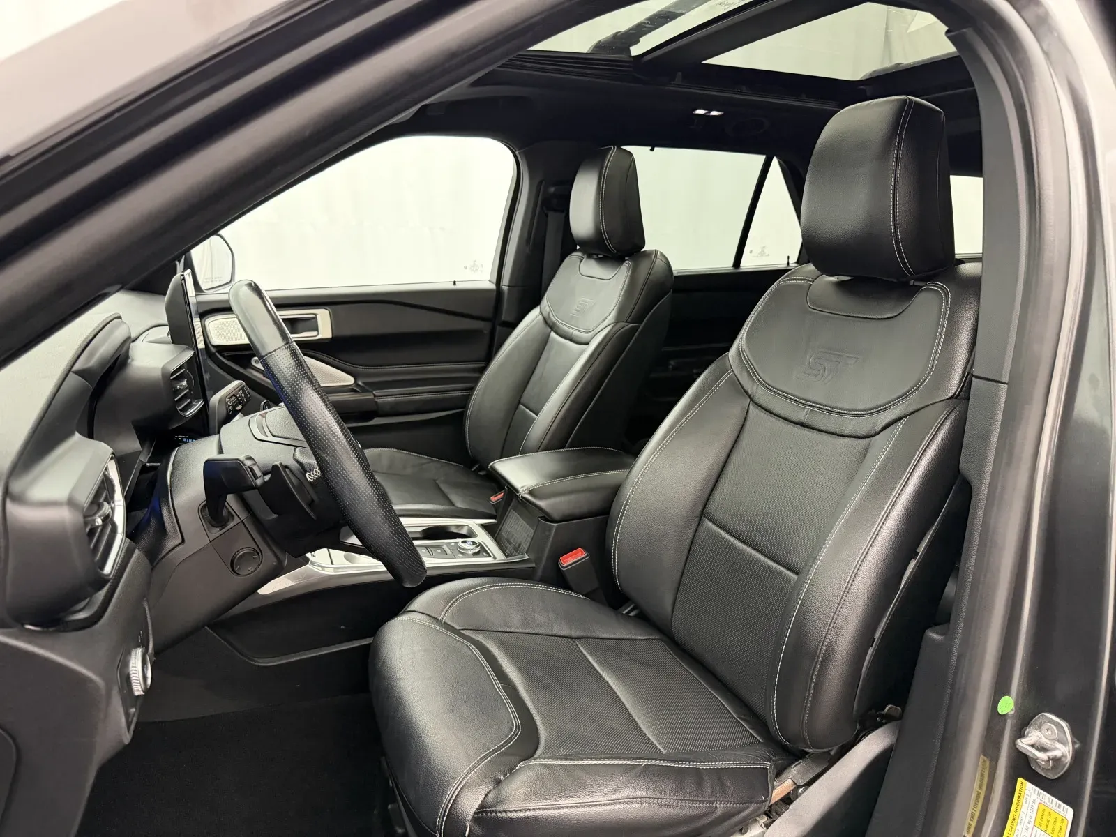 Ford Explorer photo 10