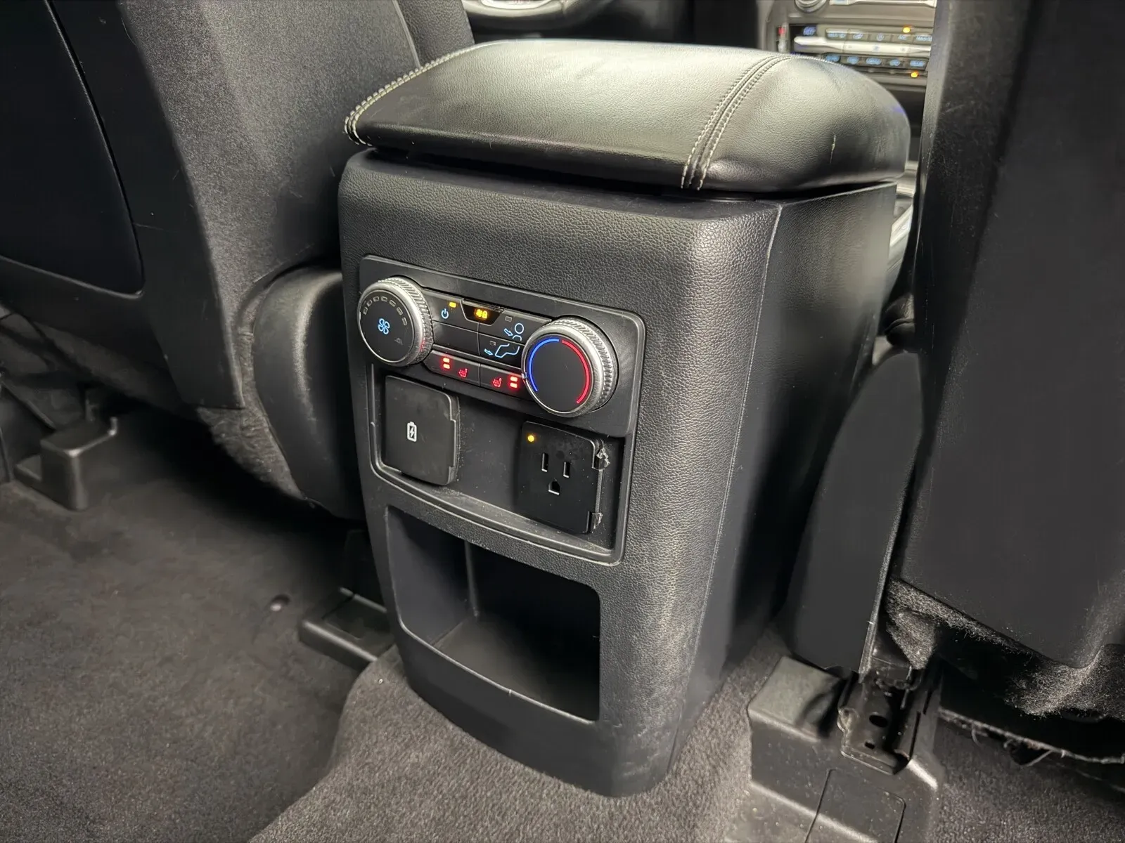 Ford Explorer photo 37